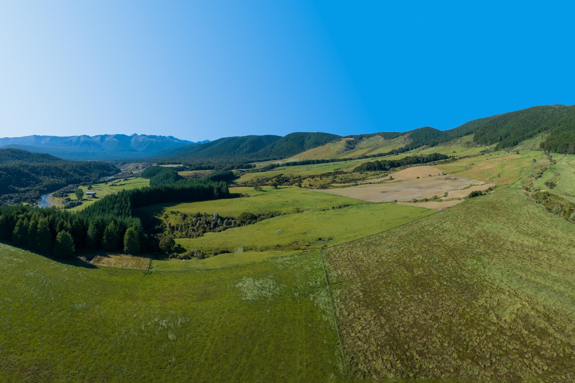 990 Howard Valley Road, Howard