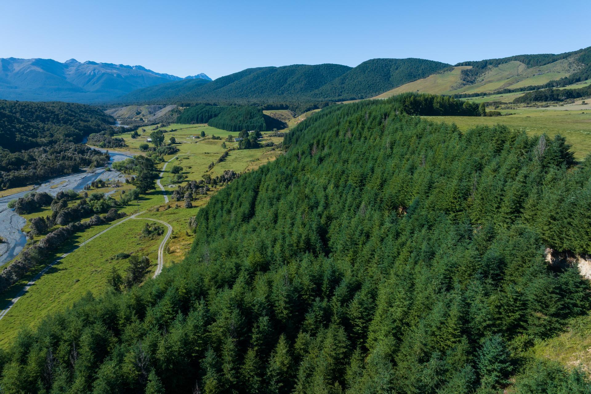 990 Howard Valley Road, Howard