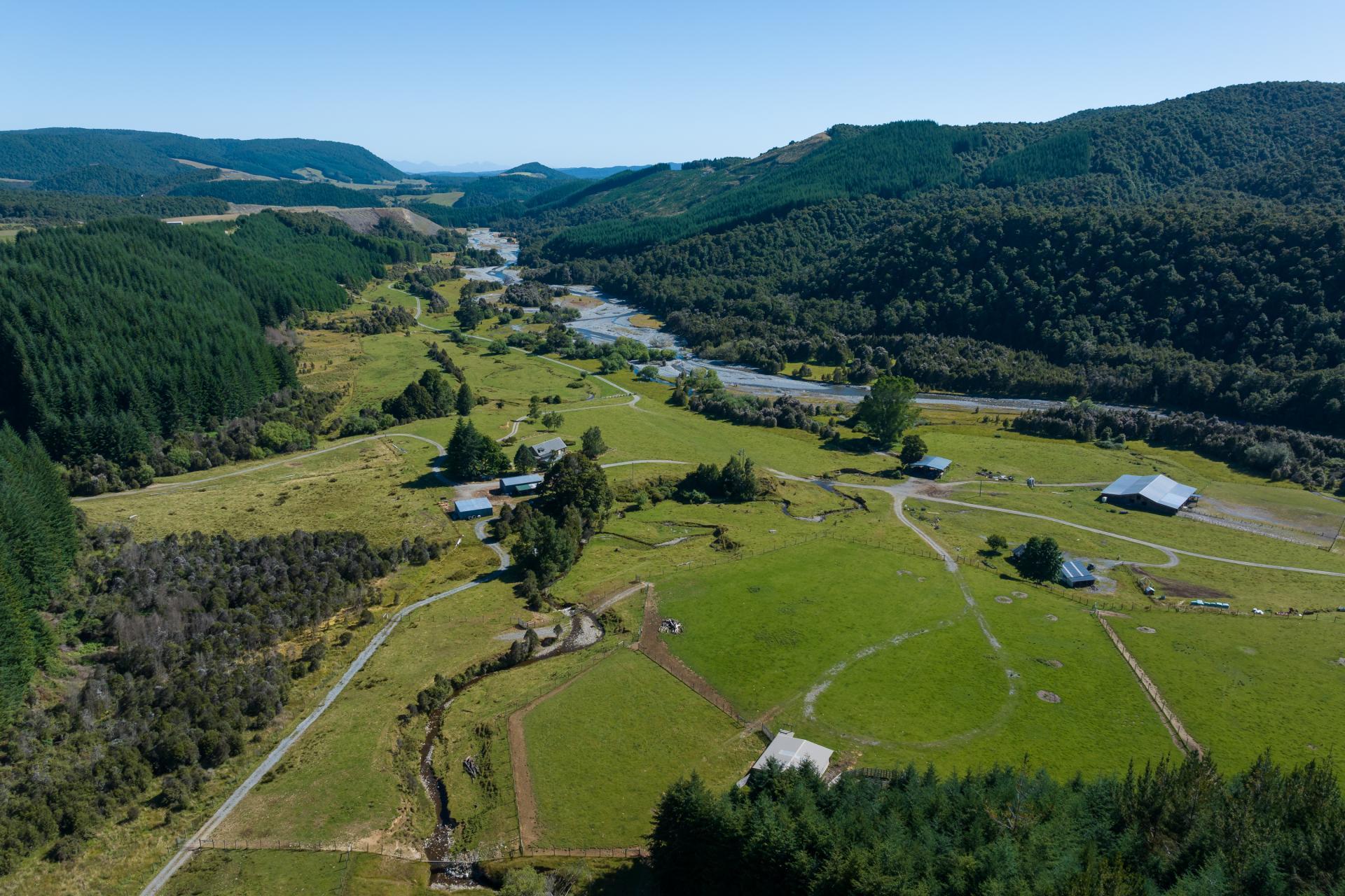 990 Howard Valley Road, Howard