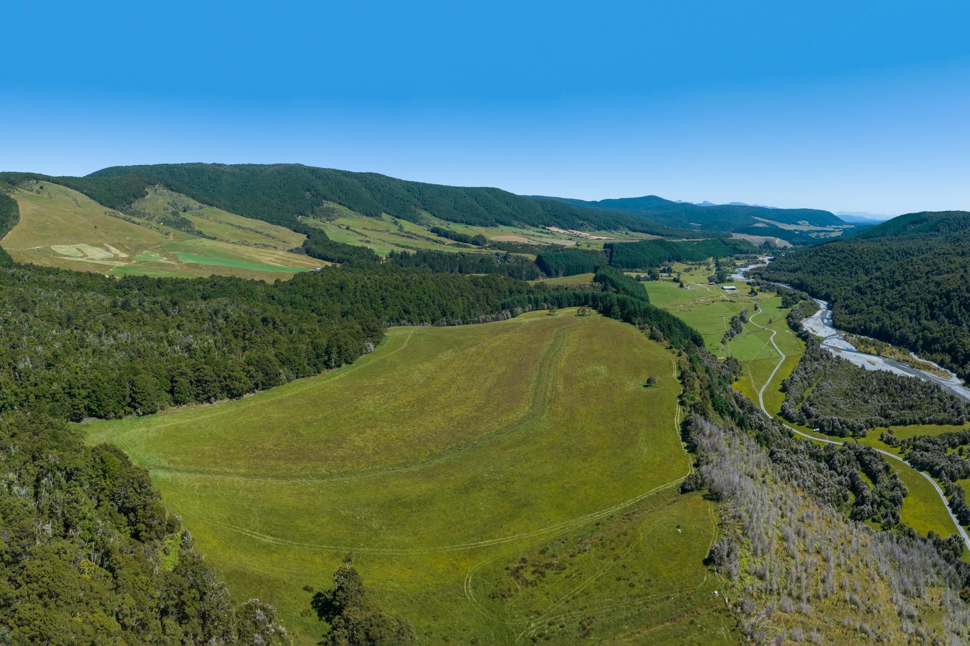 990 Howard Valley Road, Howard