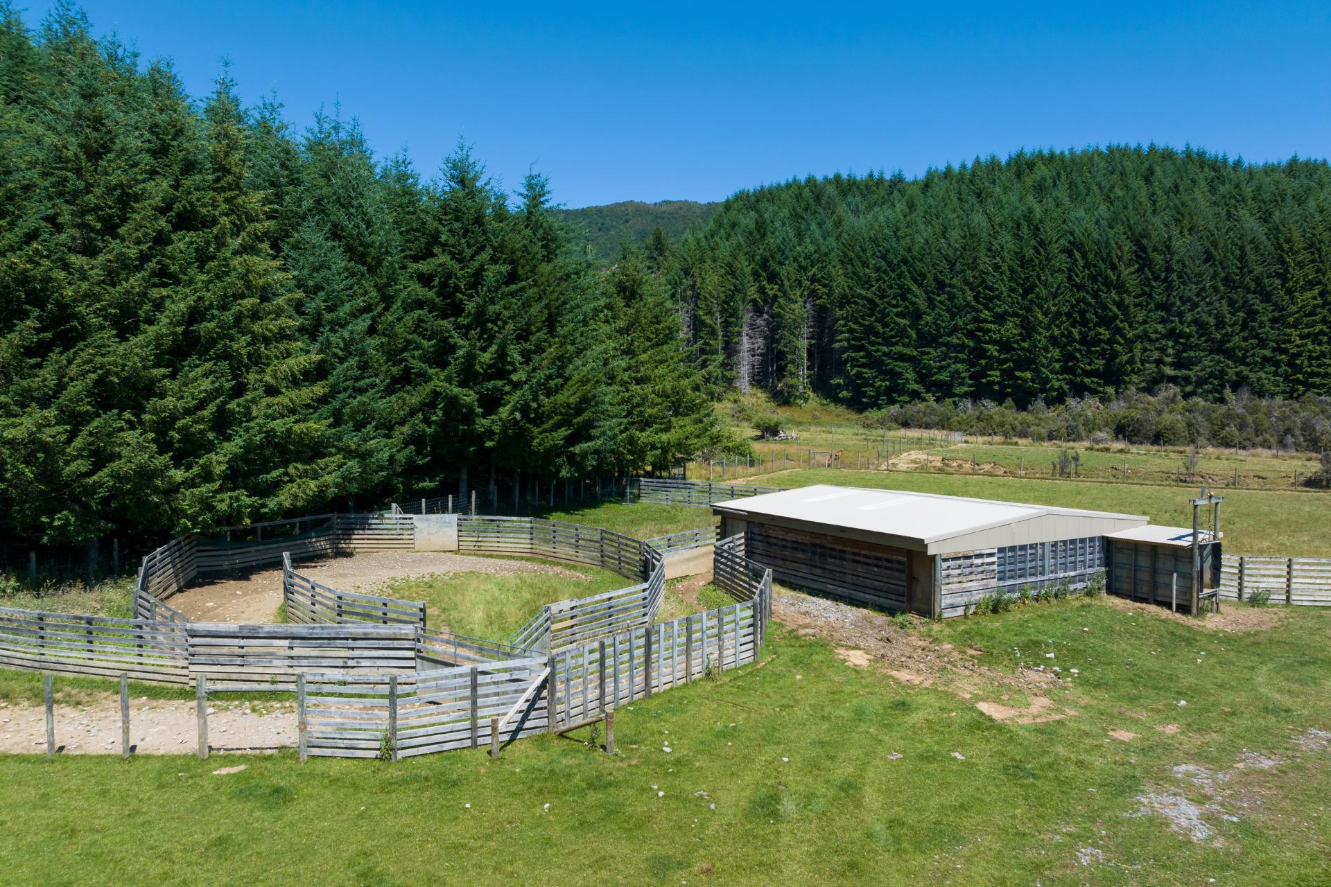 990 Howard Valley Road, Howard