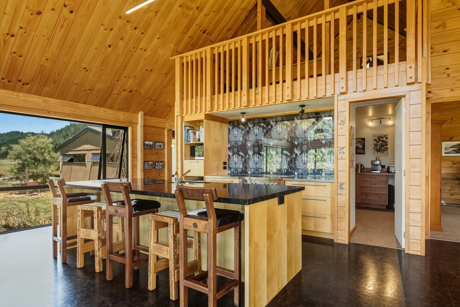 990 Howard Valley Road, Howard