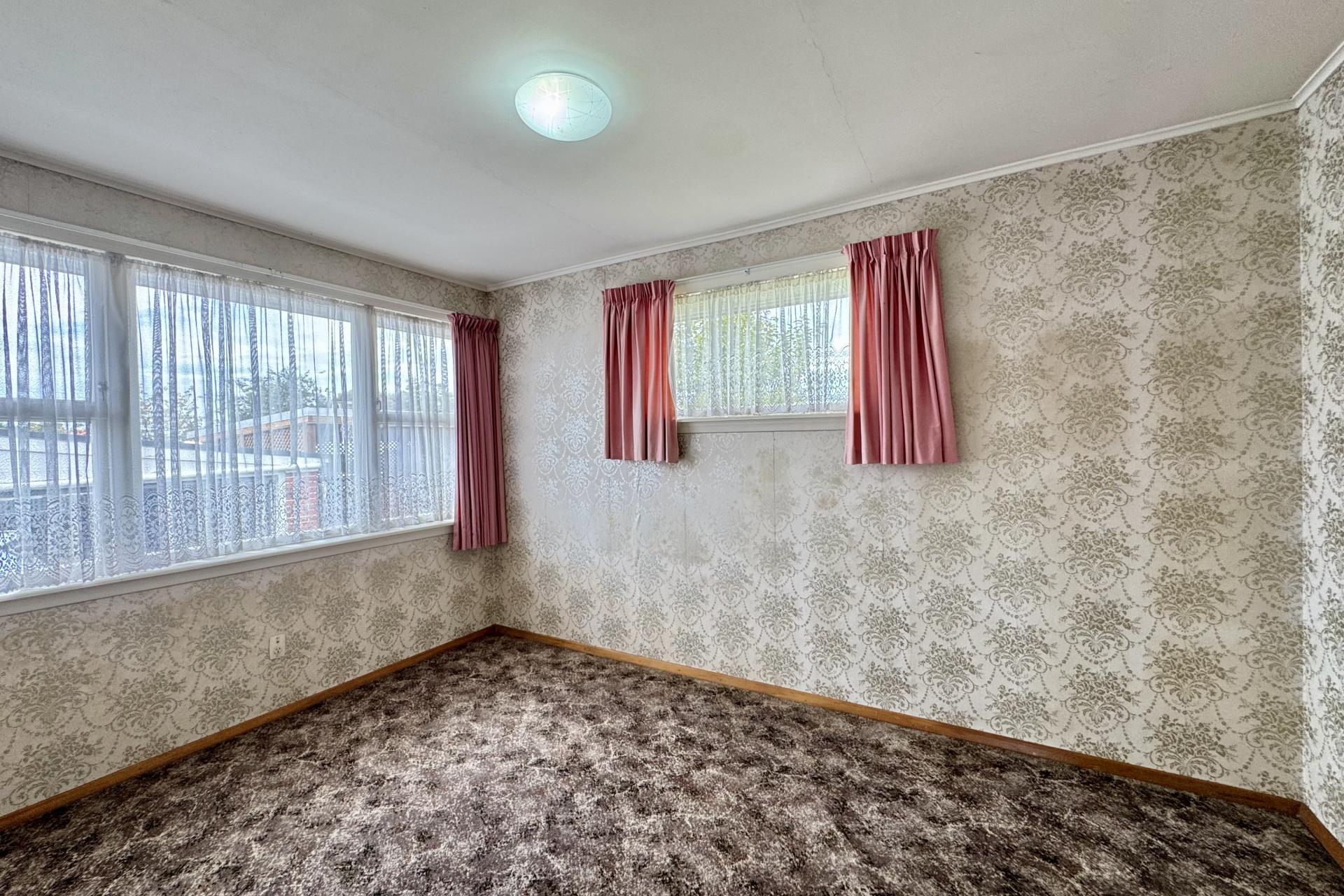 56 Raymond Street, West End