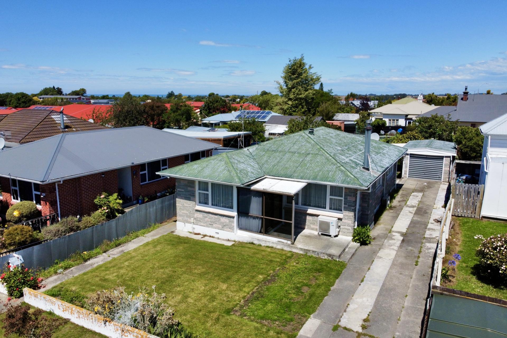 56 Raymond Street, West End