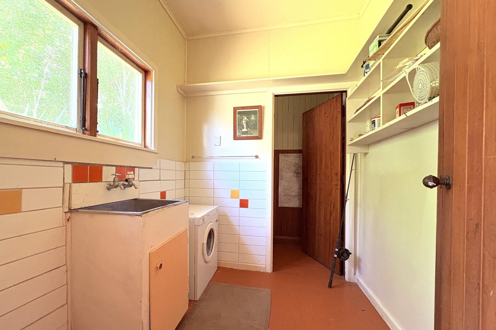 43 Valley Road, Tuai