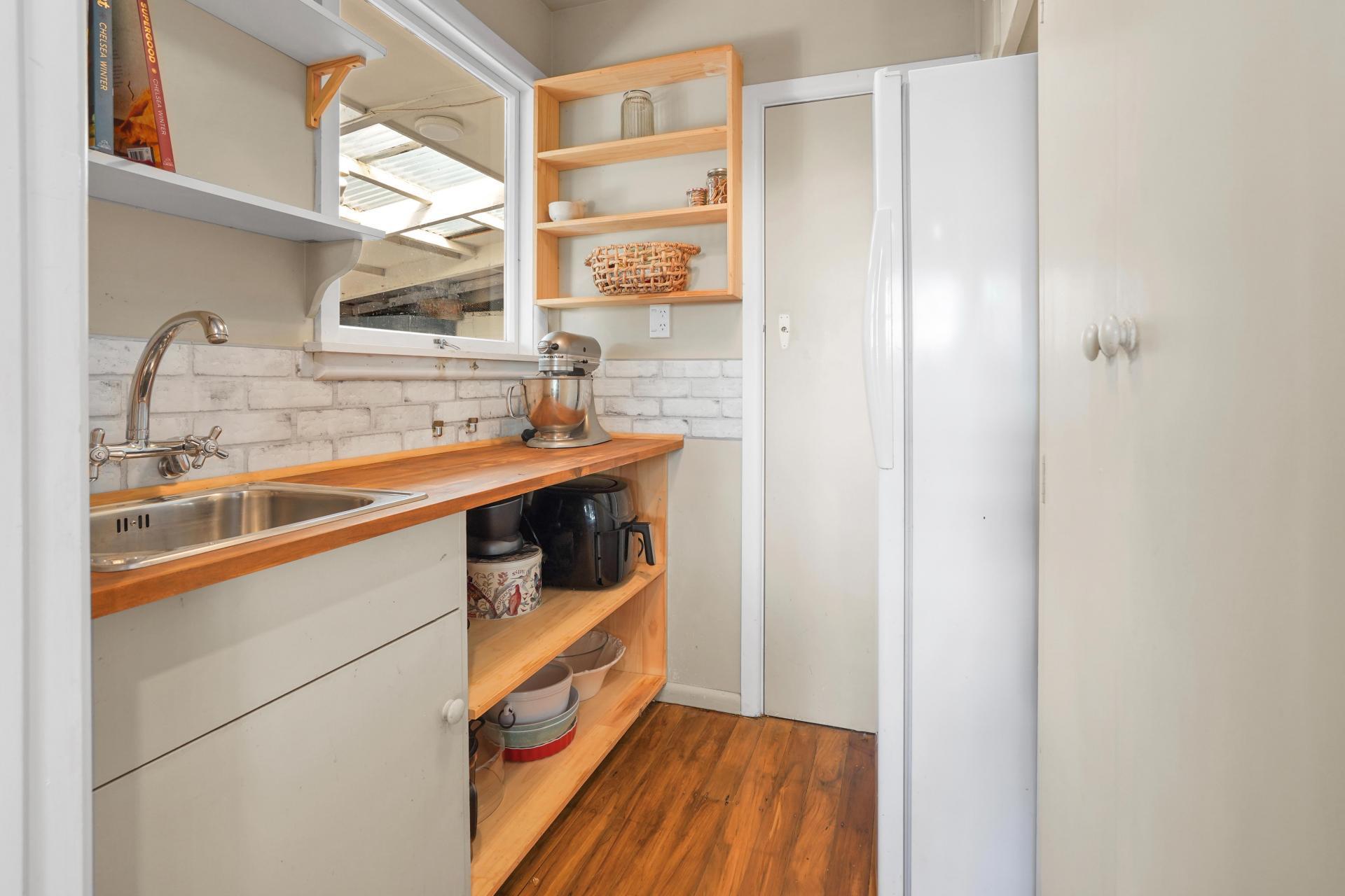 379 Pyramid Valley Road, Pyramid Valley