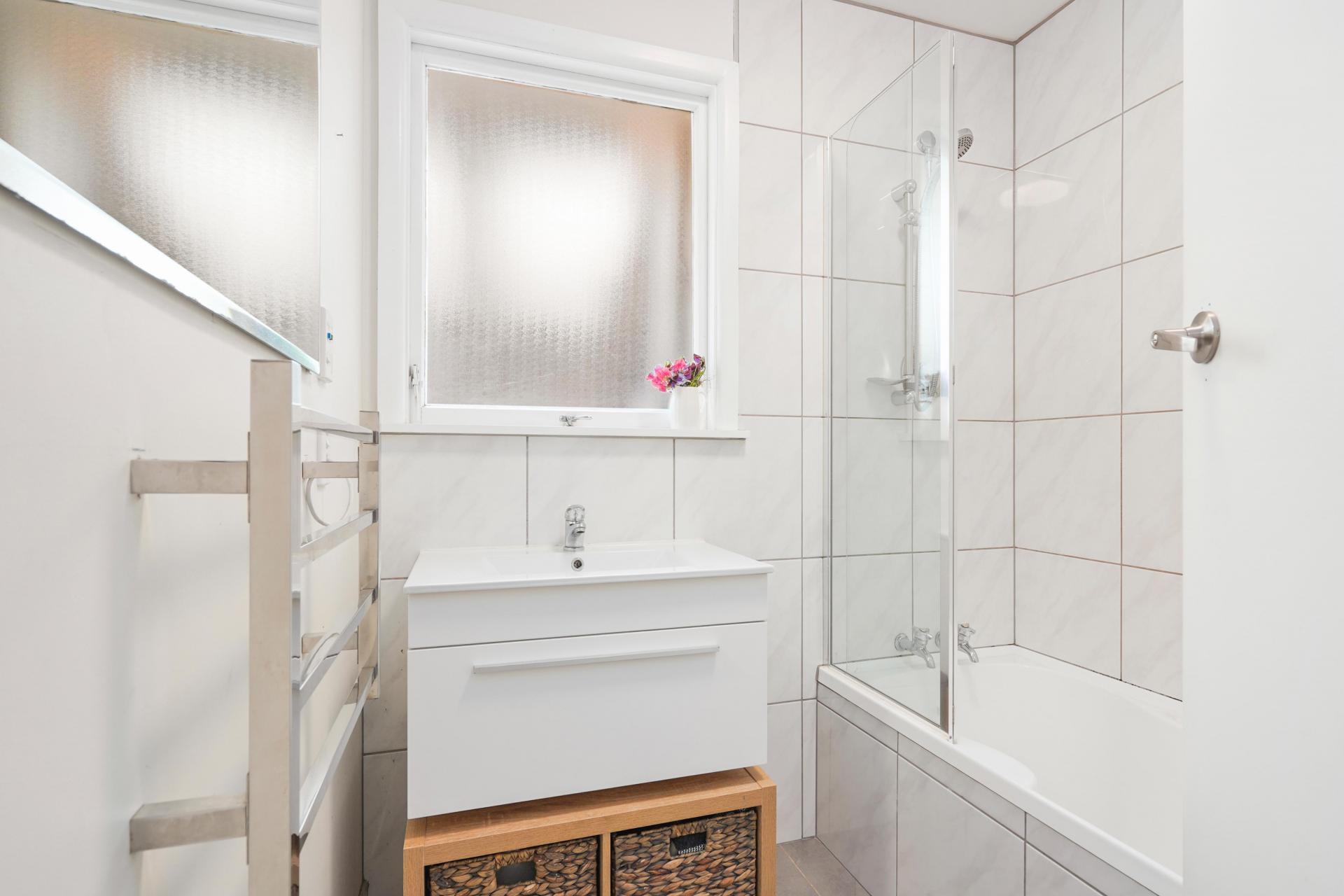 379 Pyramid Valley Road, Pyramid Valley