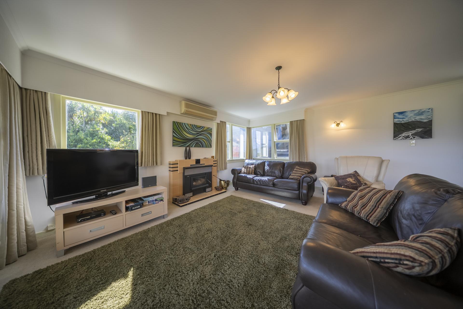 6 Cathedral Drive, Manapouri