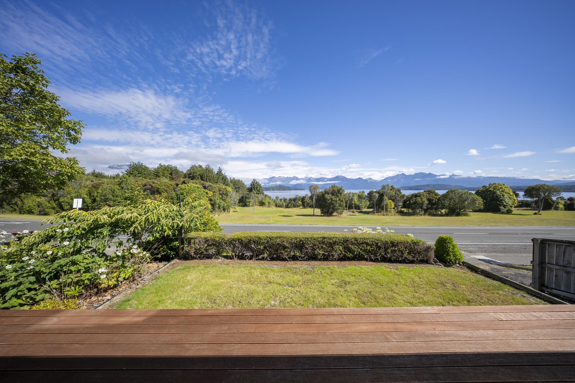 6 Cathedral Drive, Manapouri