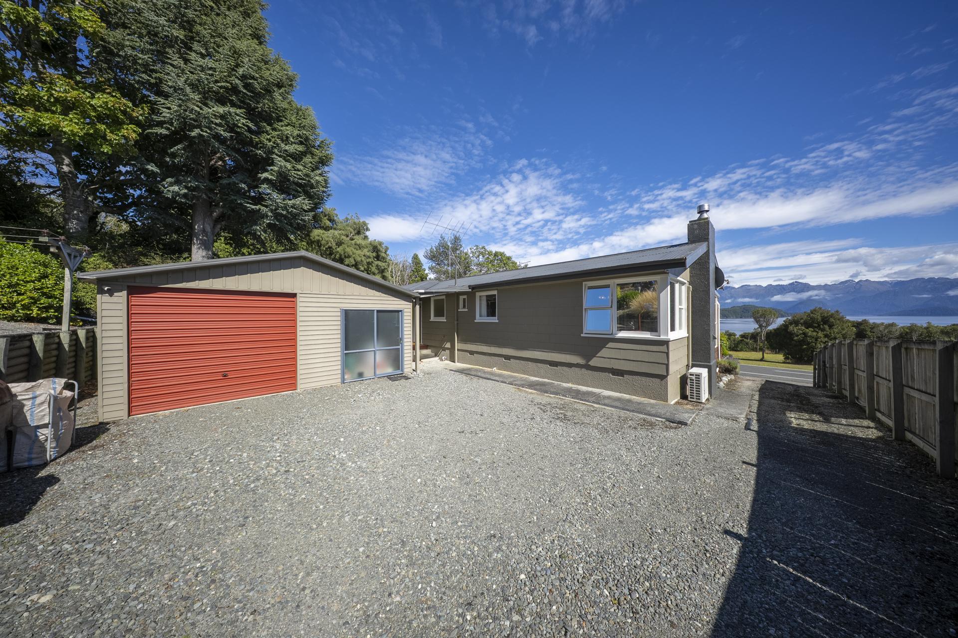 6 Cathedral Drive, Manapouri