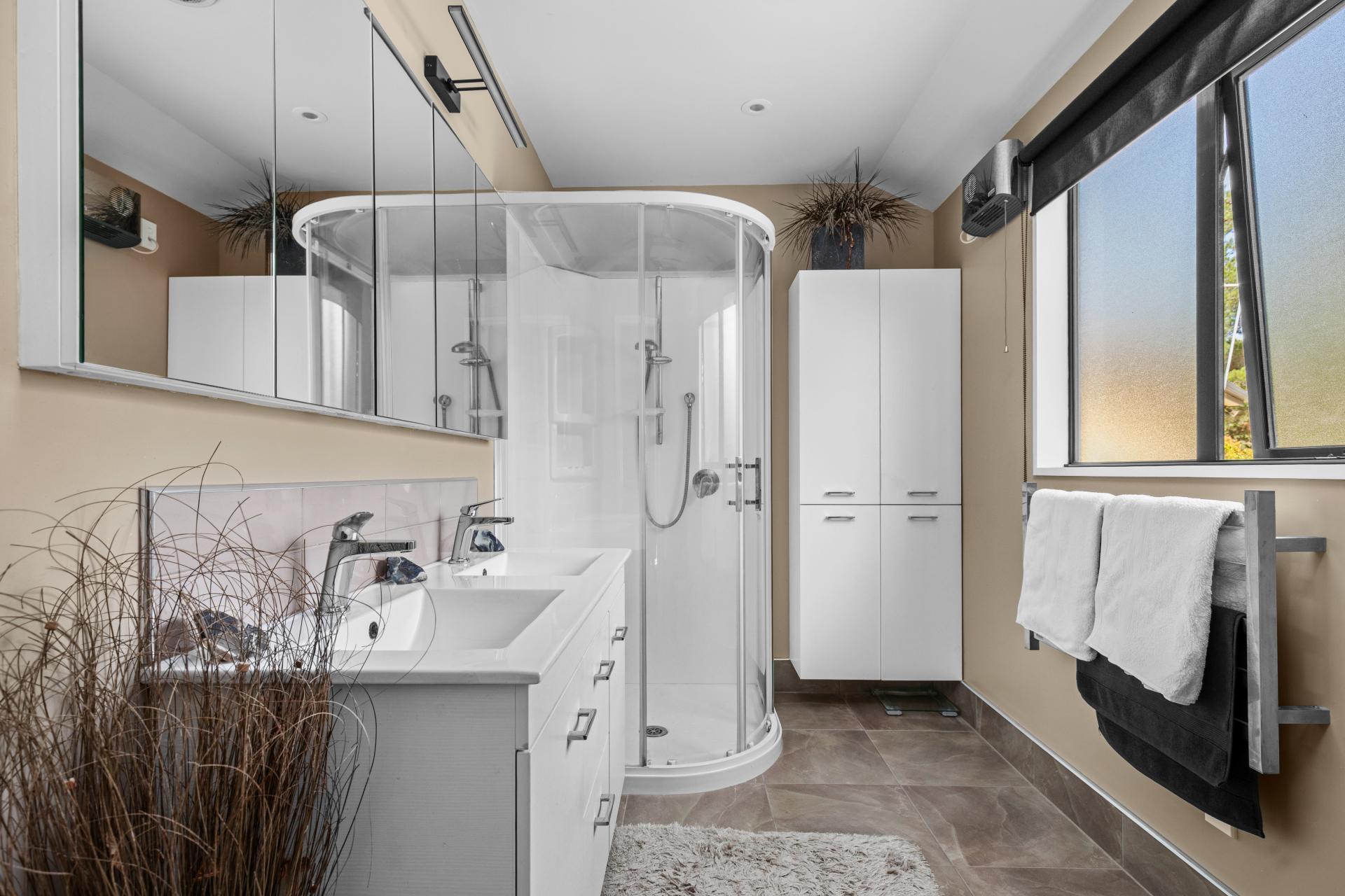 120 Hillview Road, Alexandra