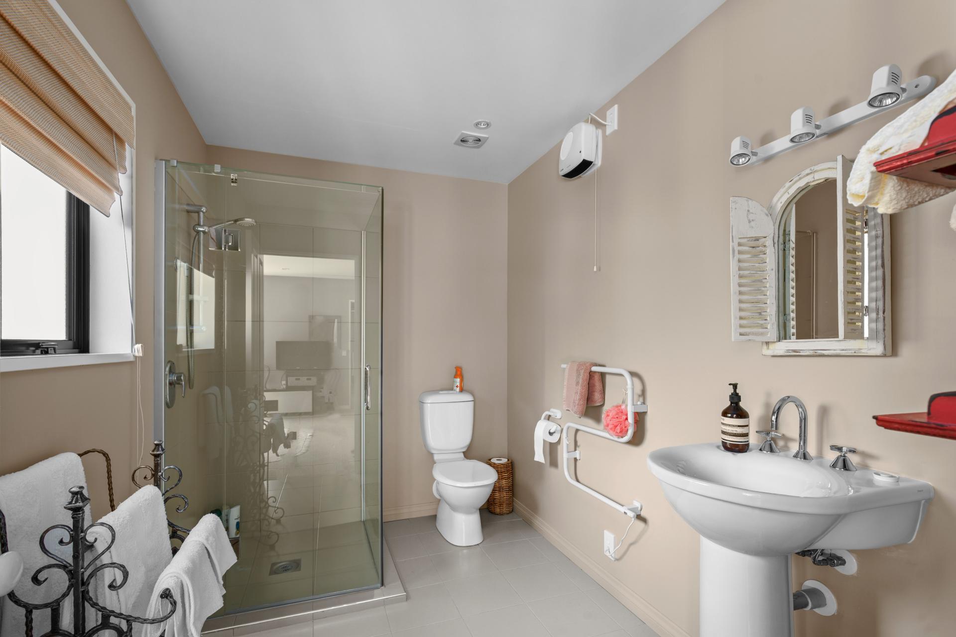 120 Hillview Road, Alexandra