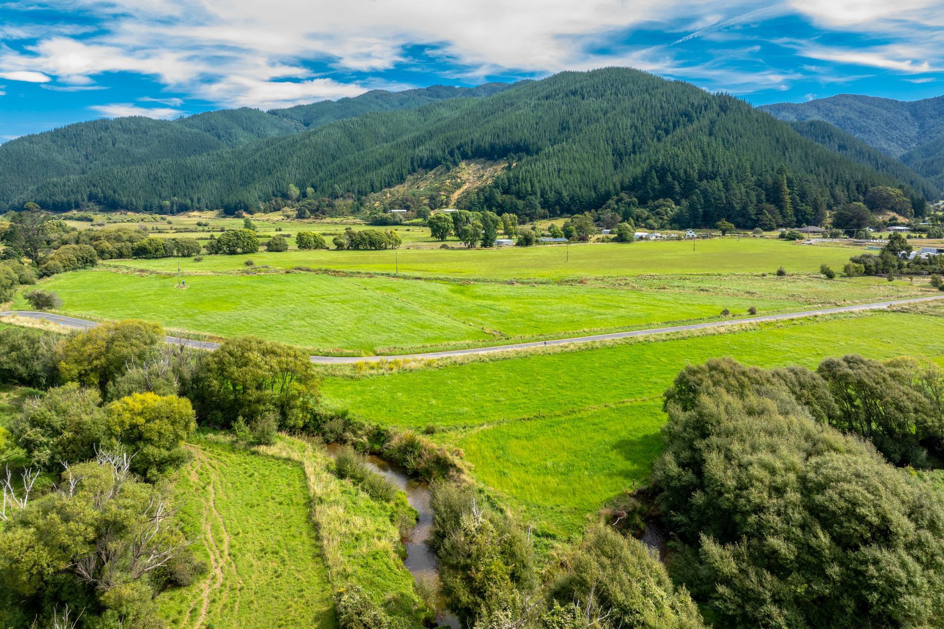 State Highway 1, Koromiko