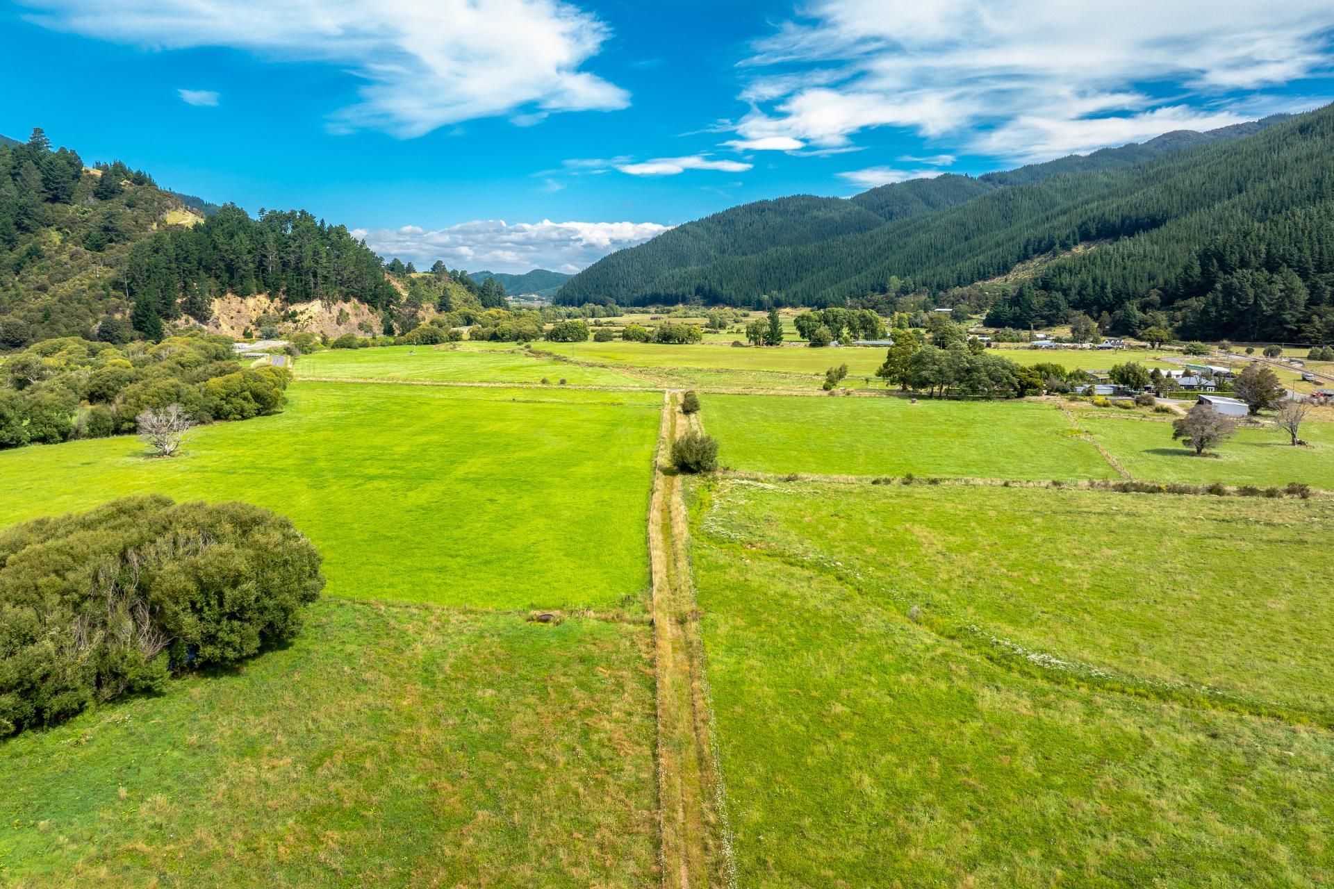 State Highway 1, Koromiko