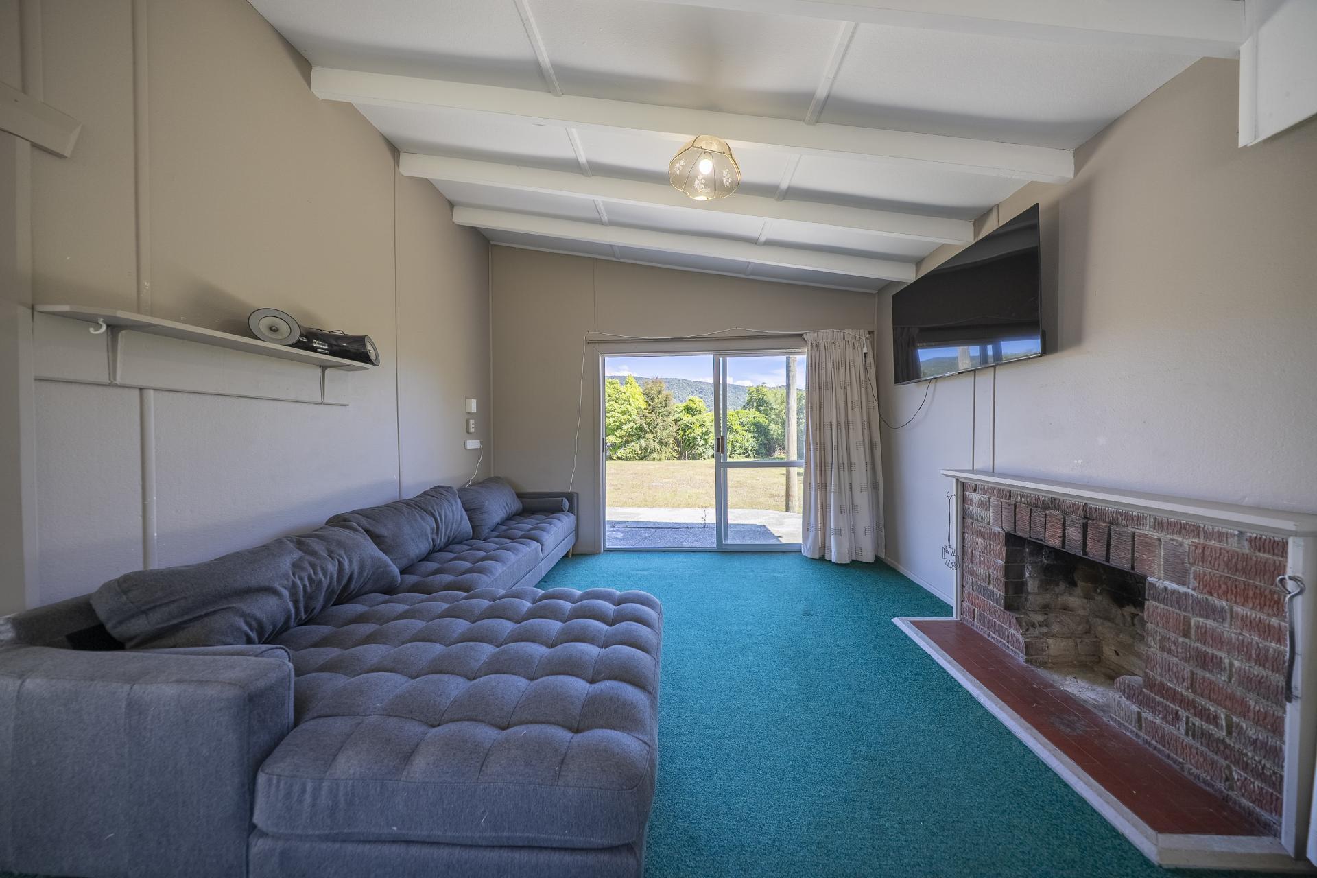 36 Home Street, Manapouri