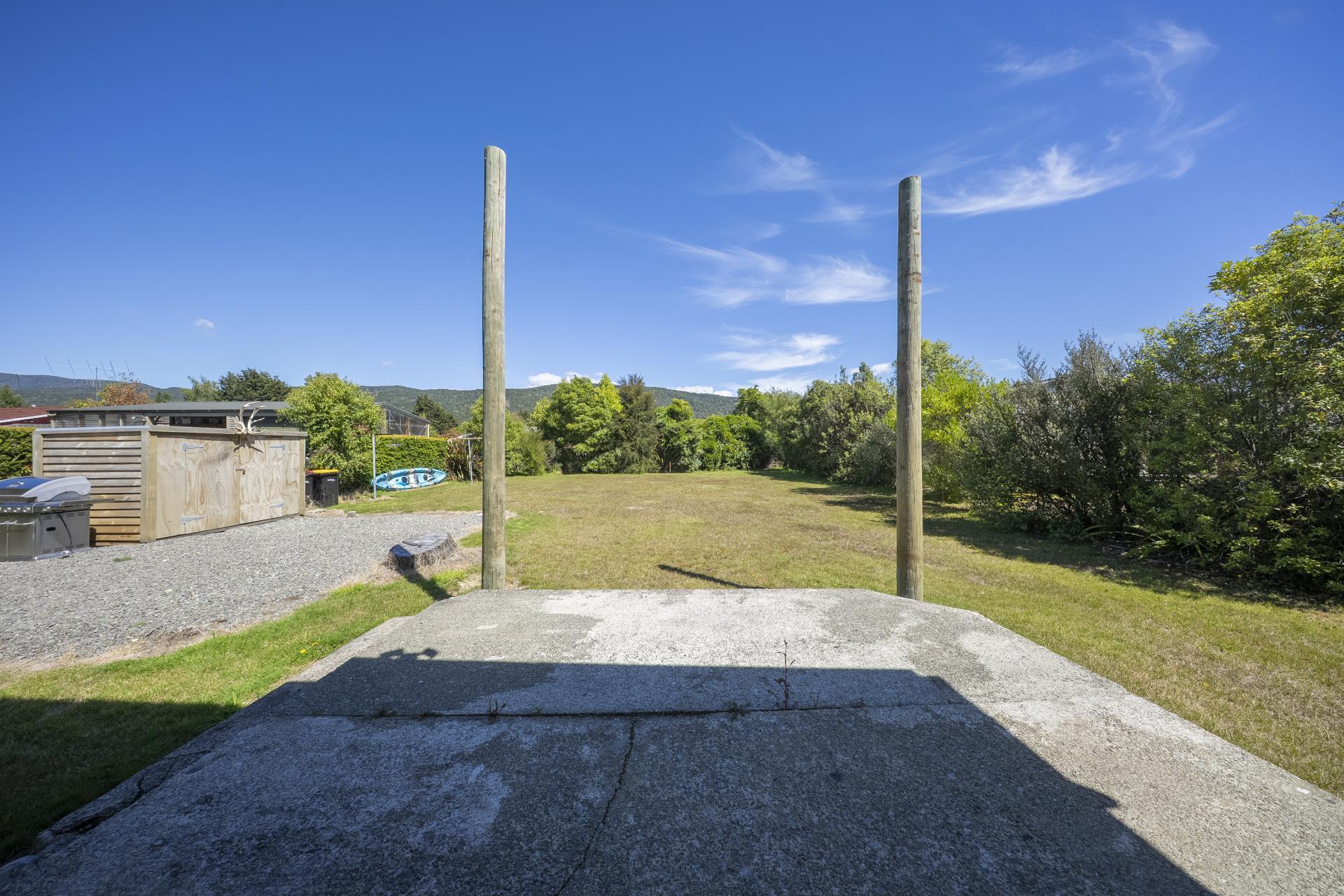 36 Home Street, Manapouri