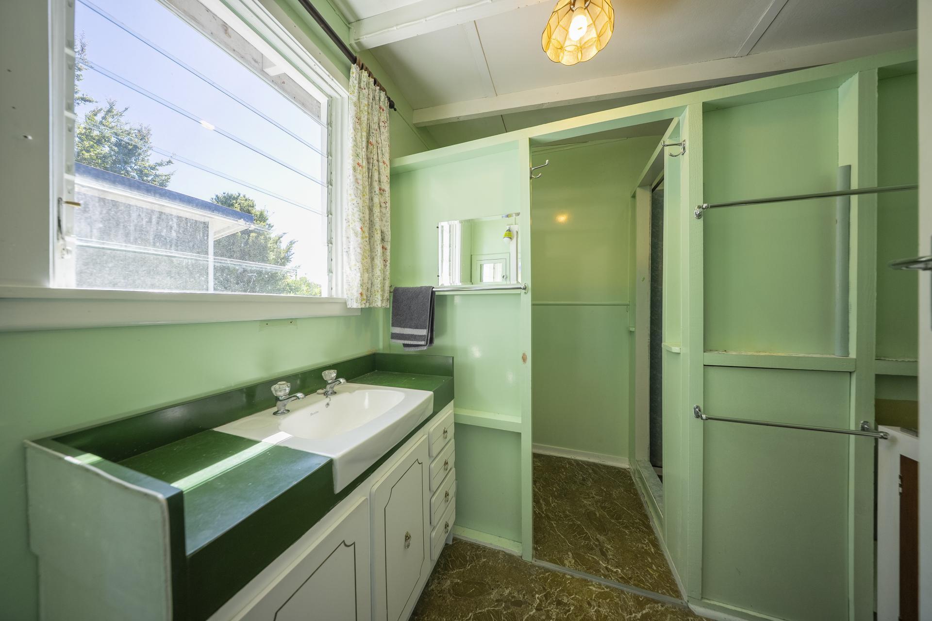 36 Home Street, Manapouri