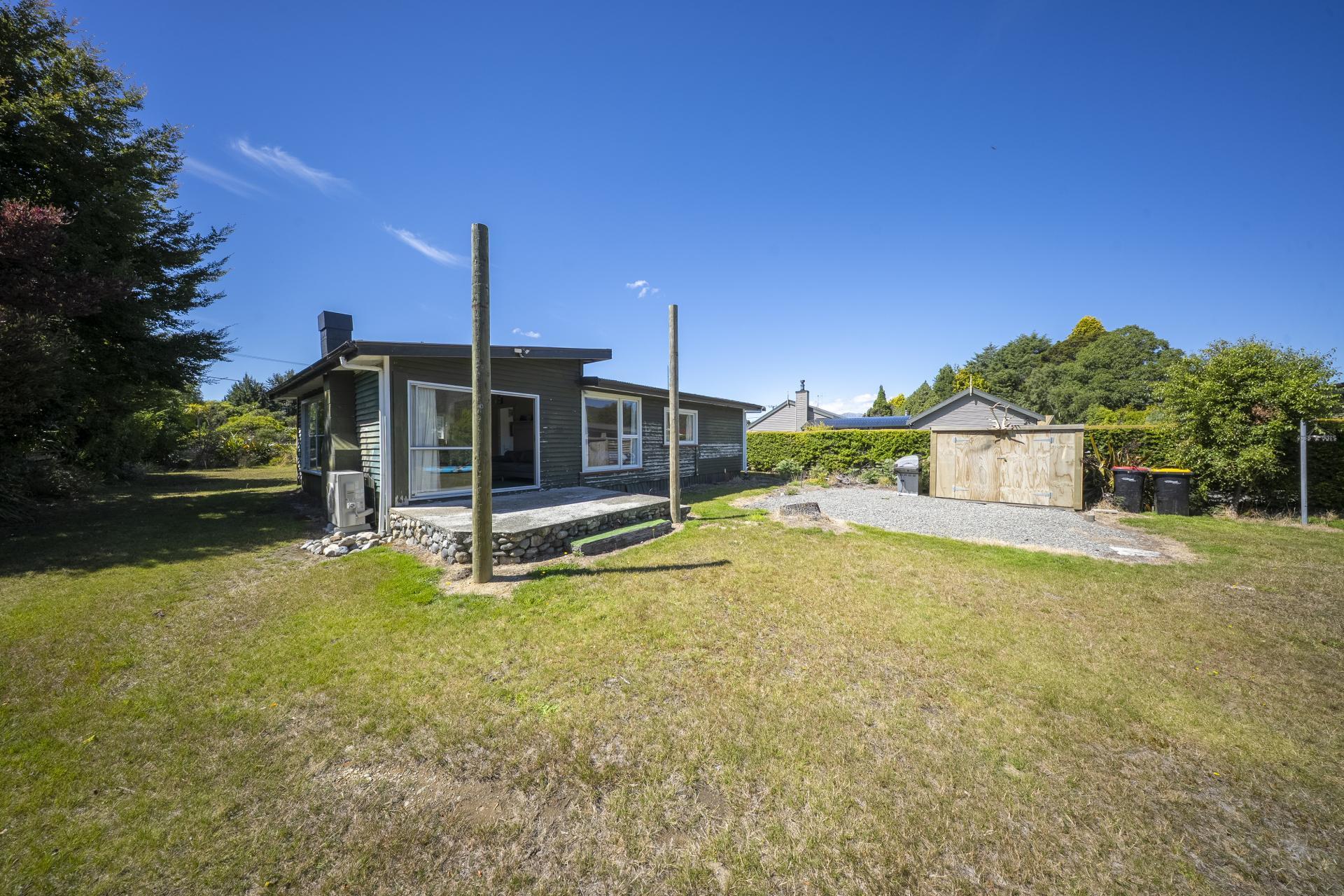 36 Home Street, Manapouri