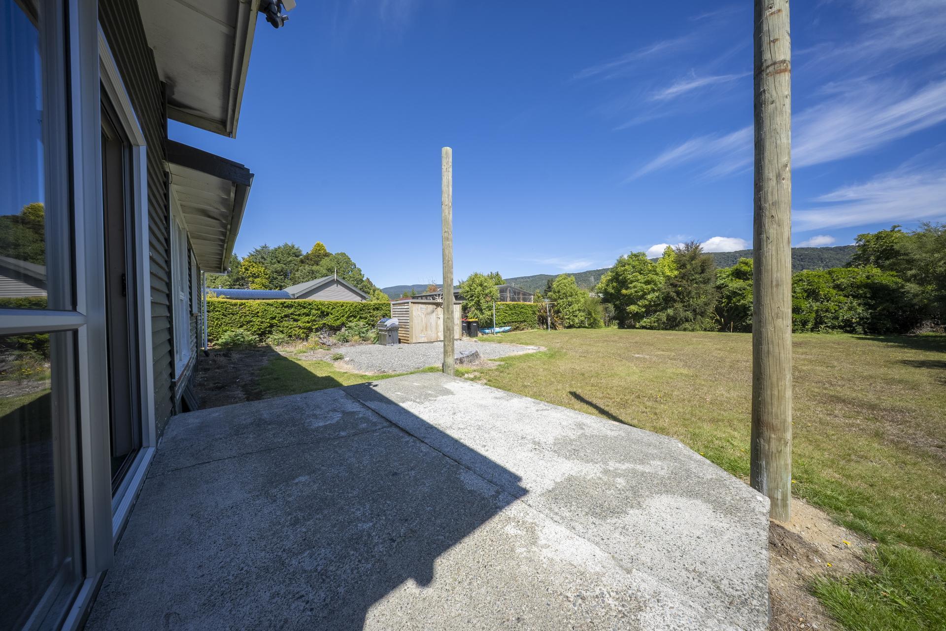 36 Home Street, Manapouri