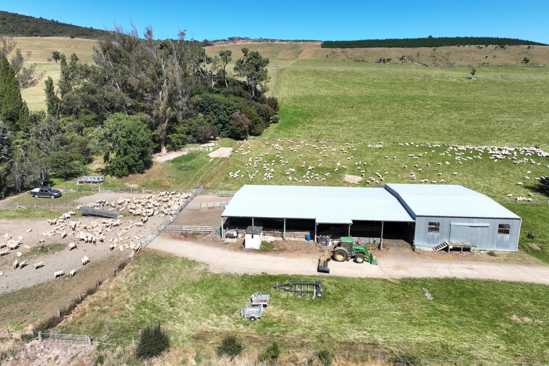 Caroline Valley Road, Dipton