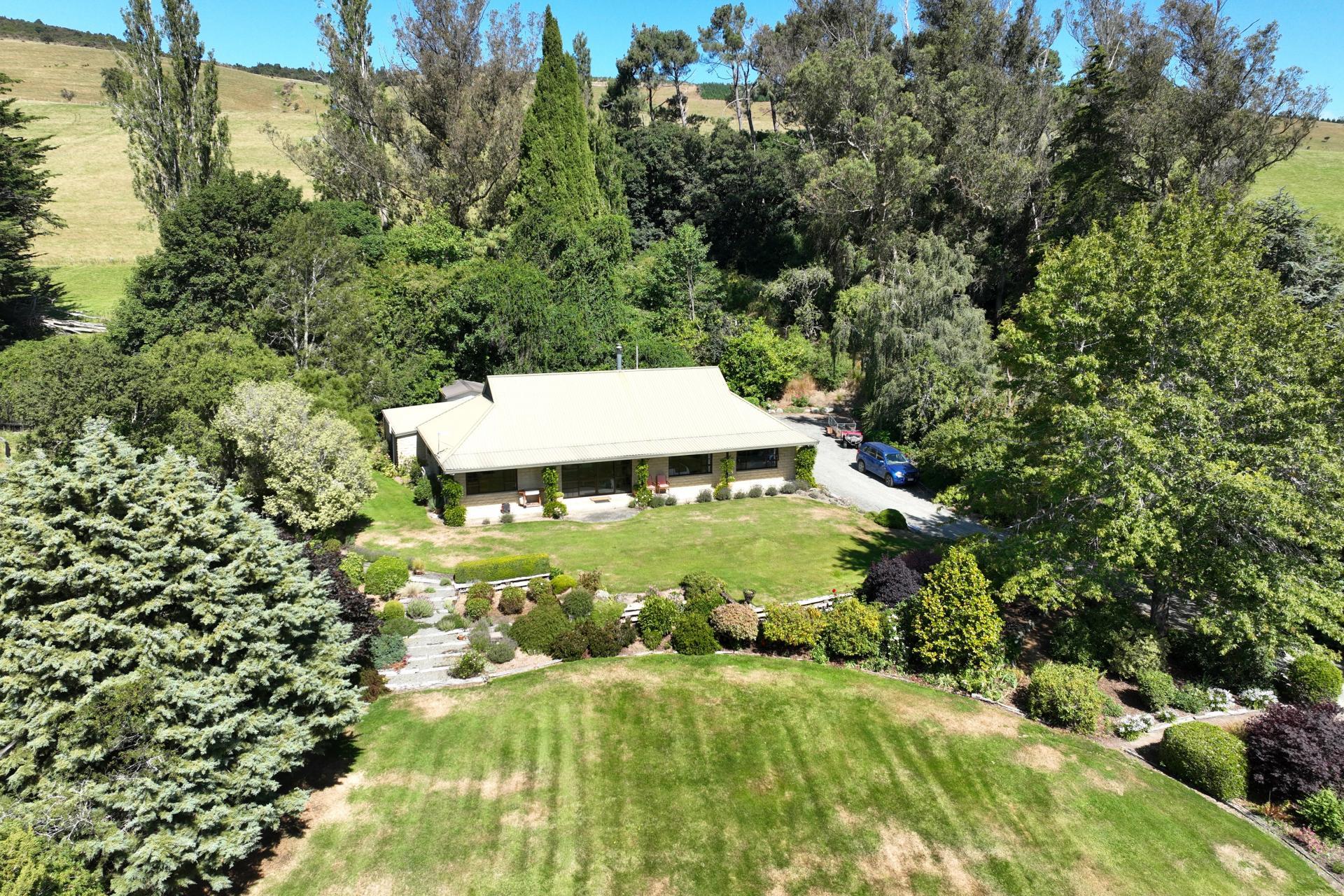 Caroline Valley Road, Dipton