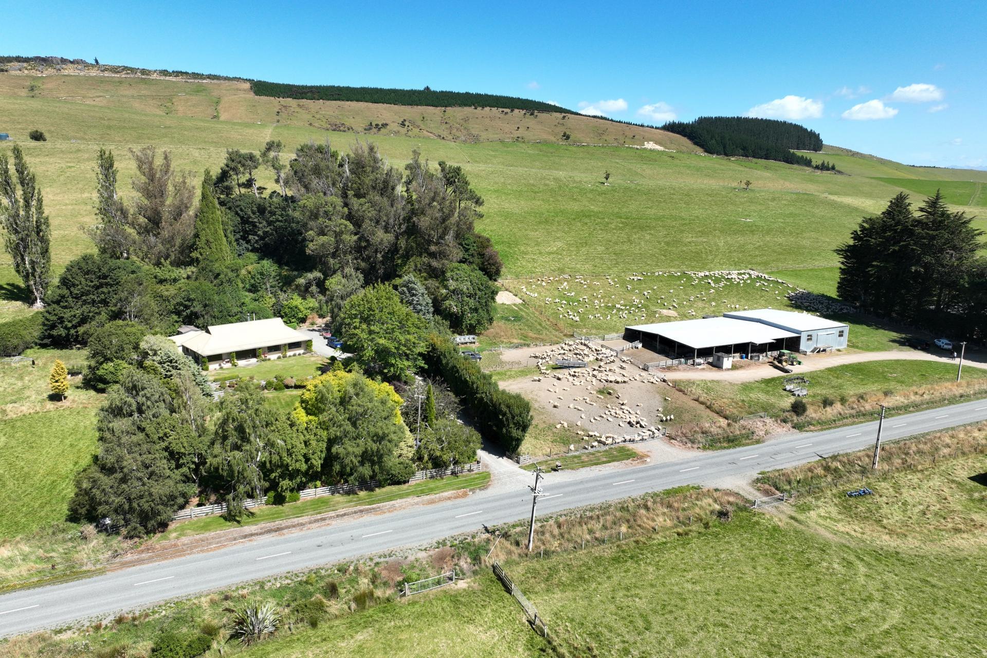 Caroline Valley Road, Dipton
