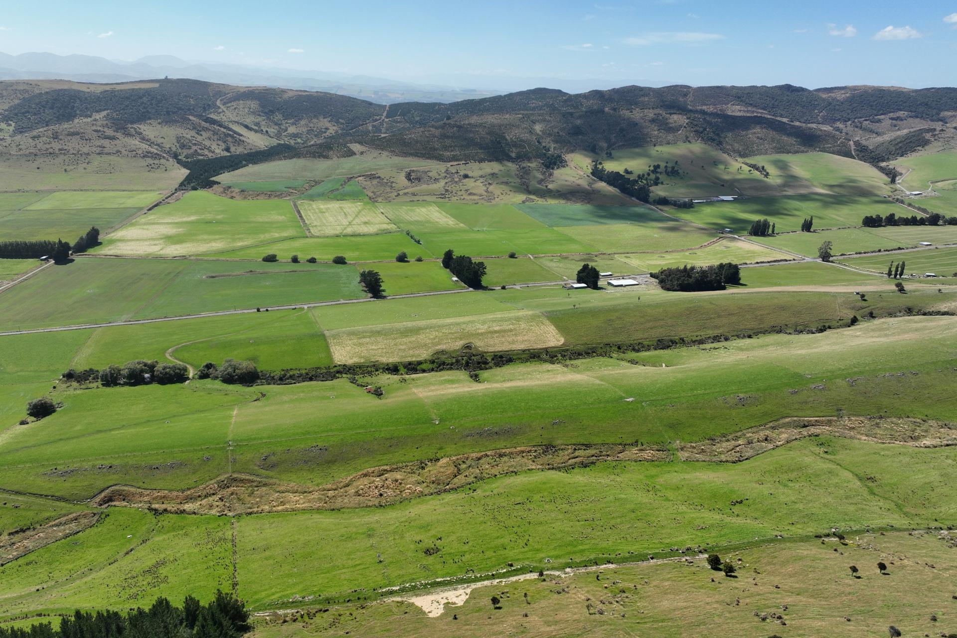 Caroline Valley Road, Dipton