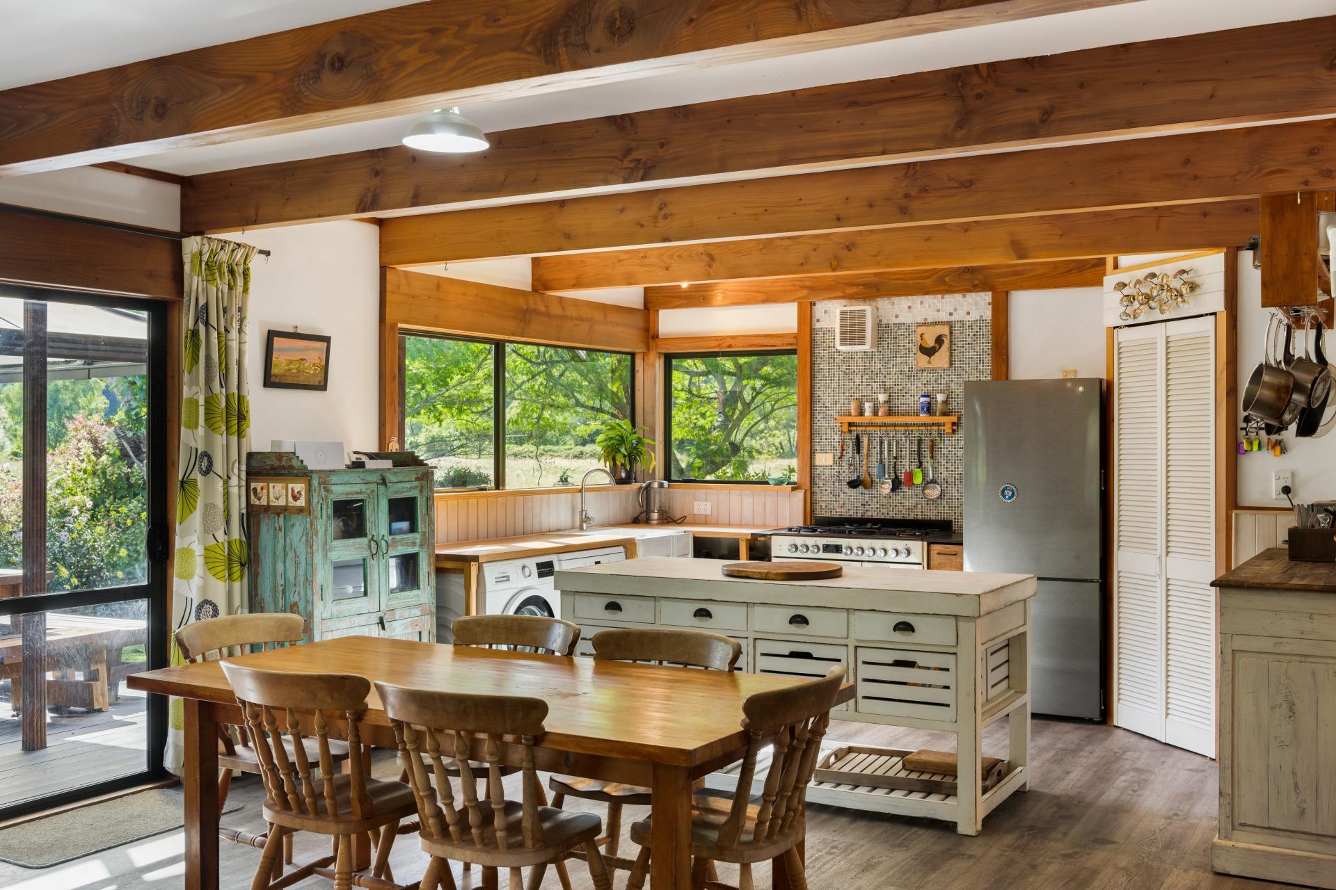 546 Onamalutu Road, Onamalutu