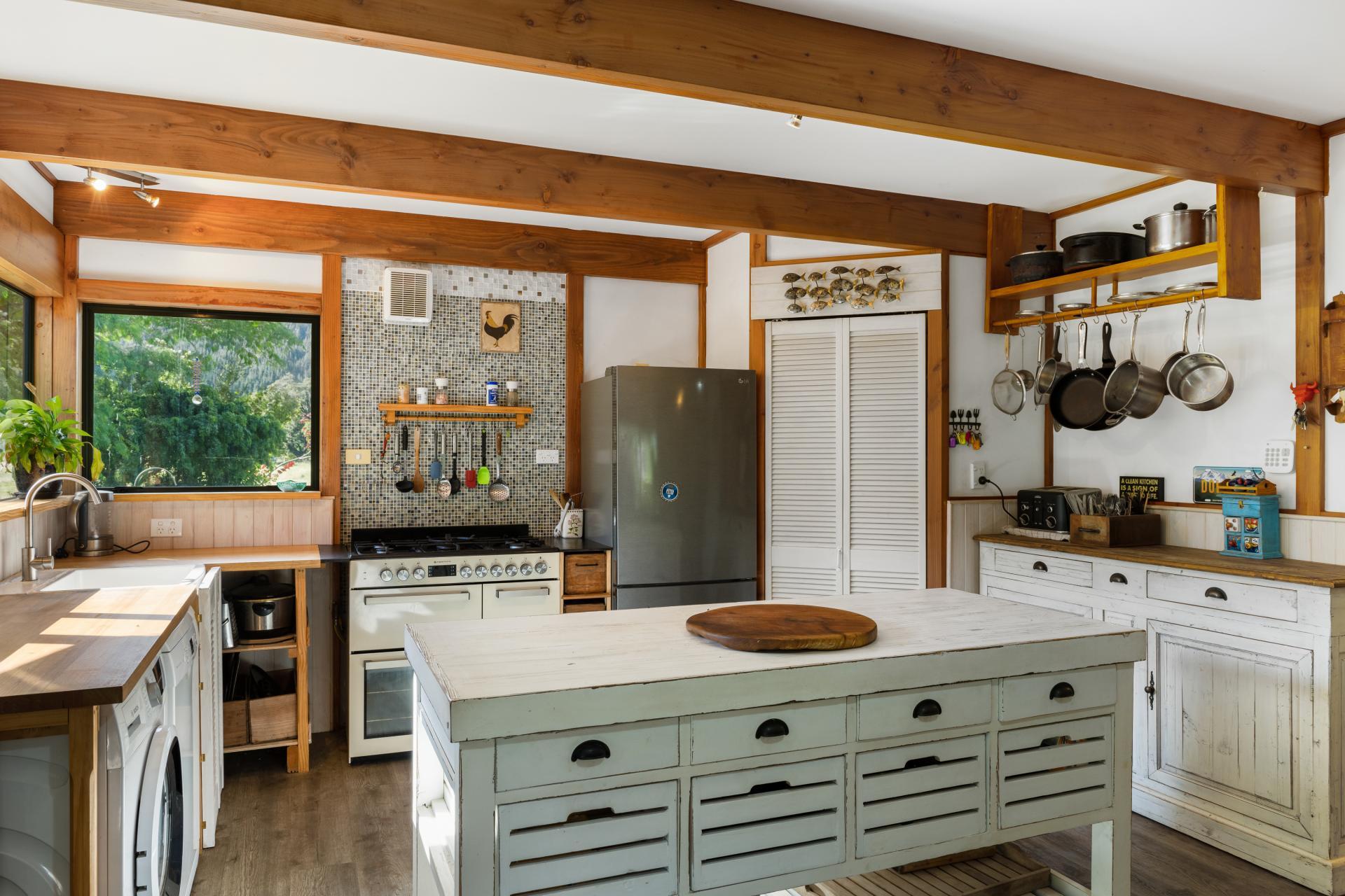 546 Onamalutu Road, Onamalutu