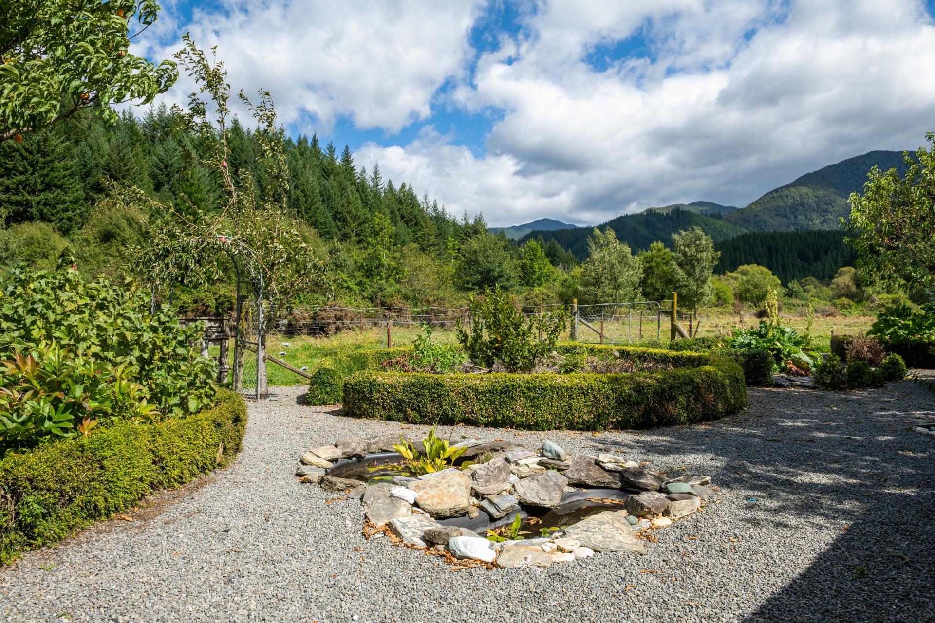 546 Onamalutu Road, Onamalutu