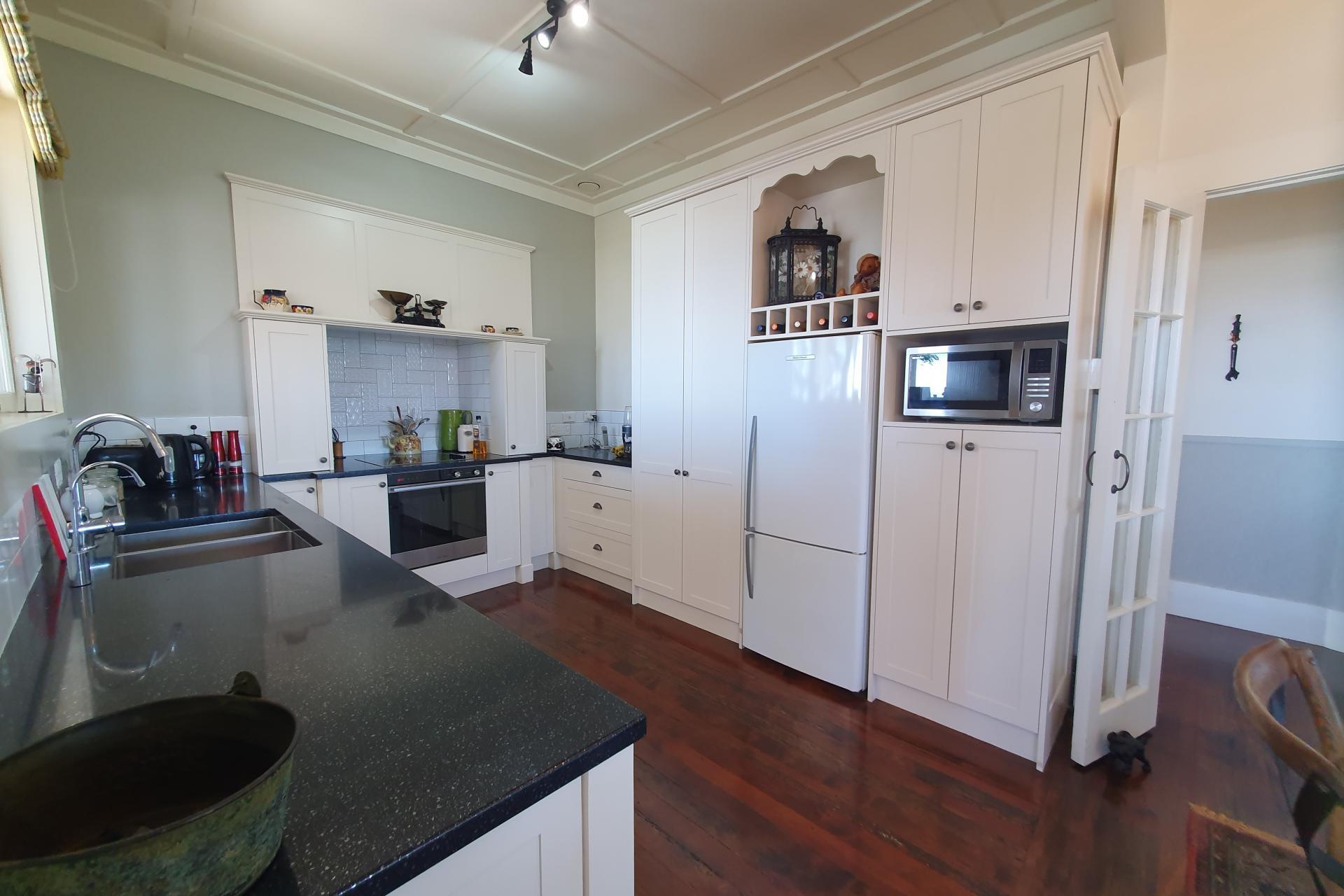 117 Edward Street, Thames