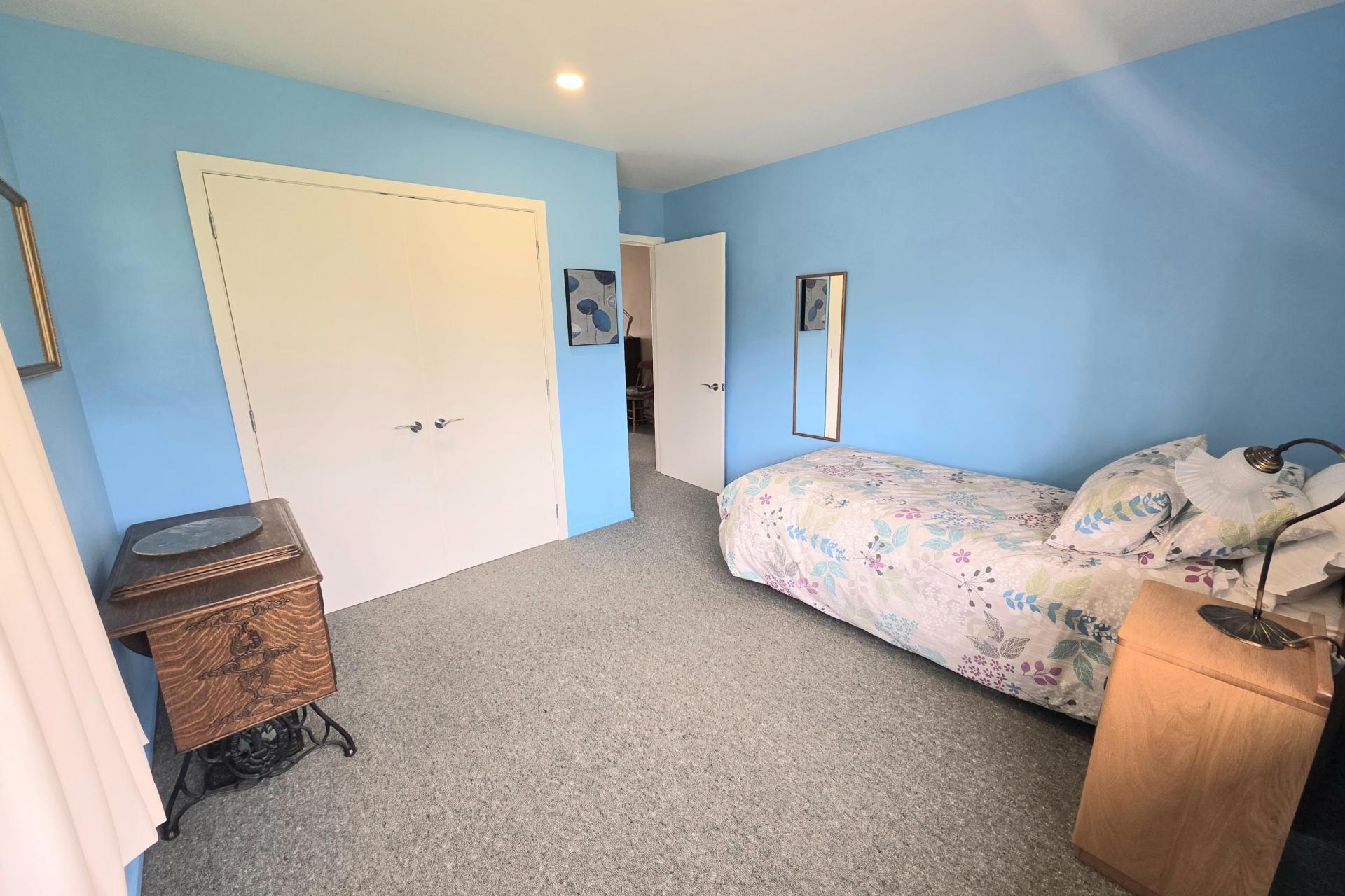 374 Airedale Road, Weston