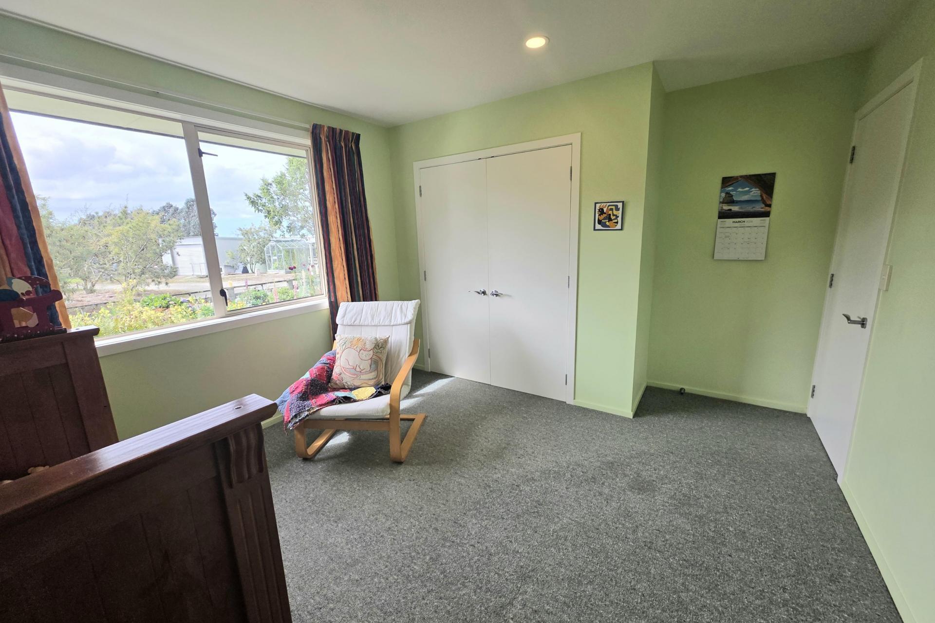 374 Airedale Road, Weston