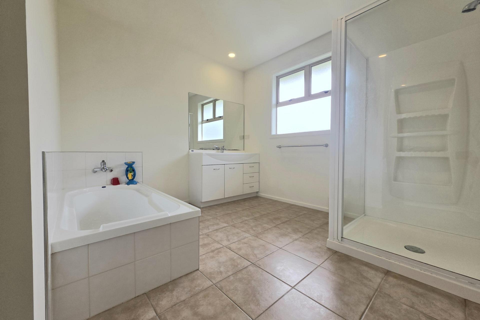 374 Airedale Road, Weston