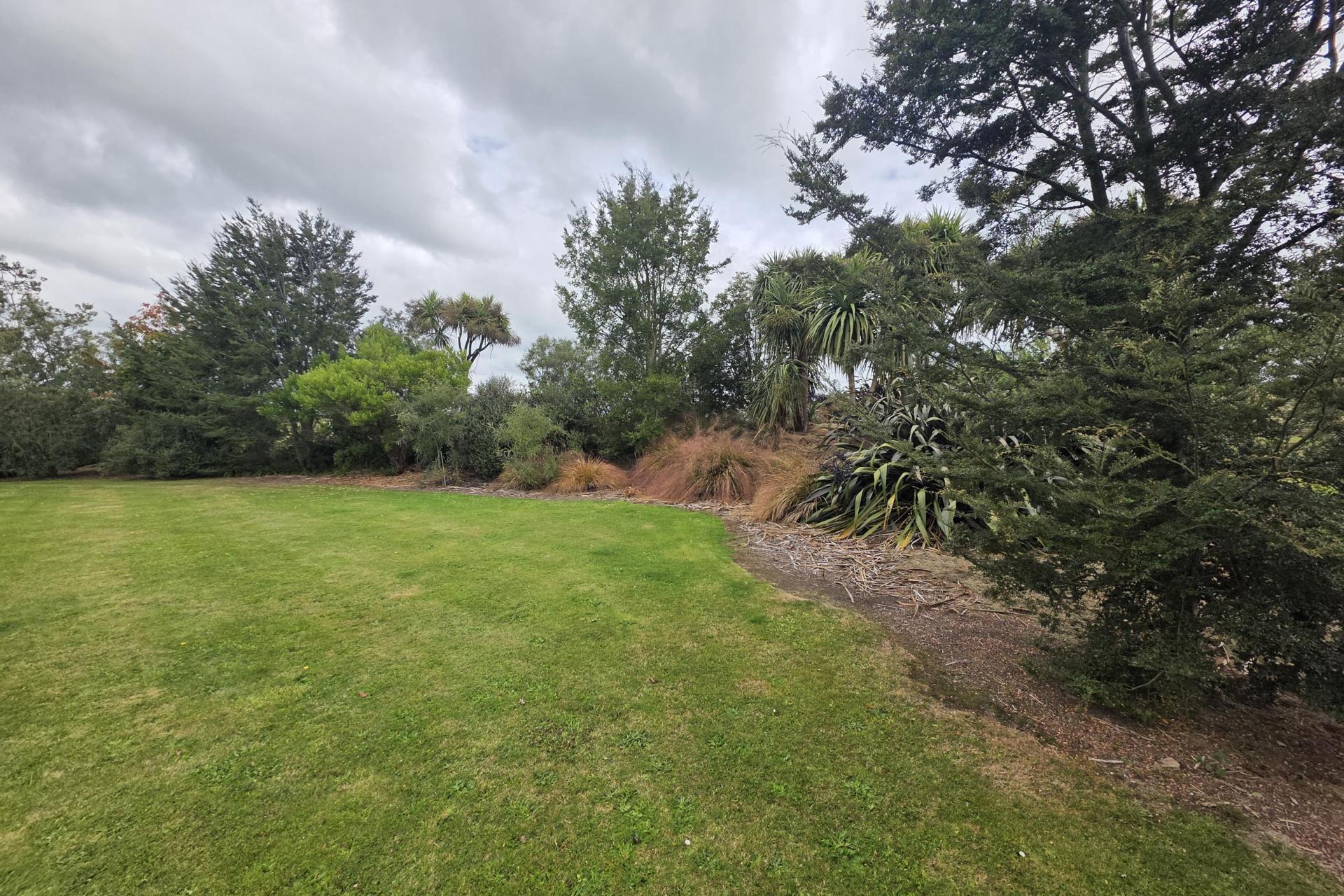 374 Airedale Road, Weston