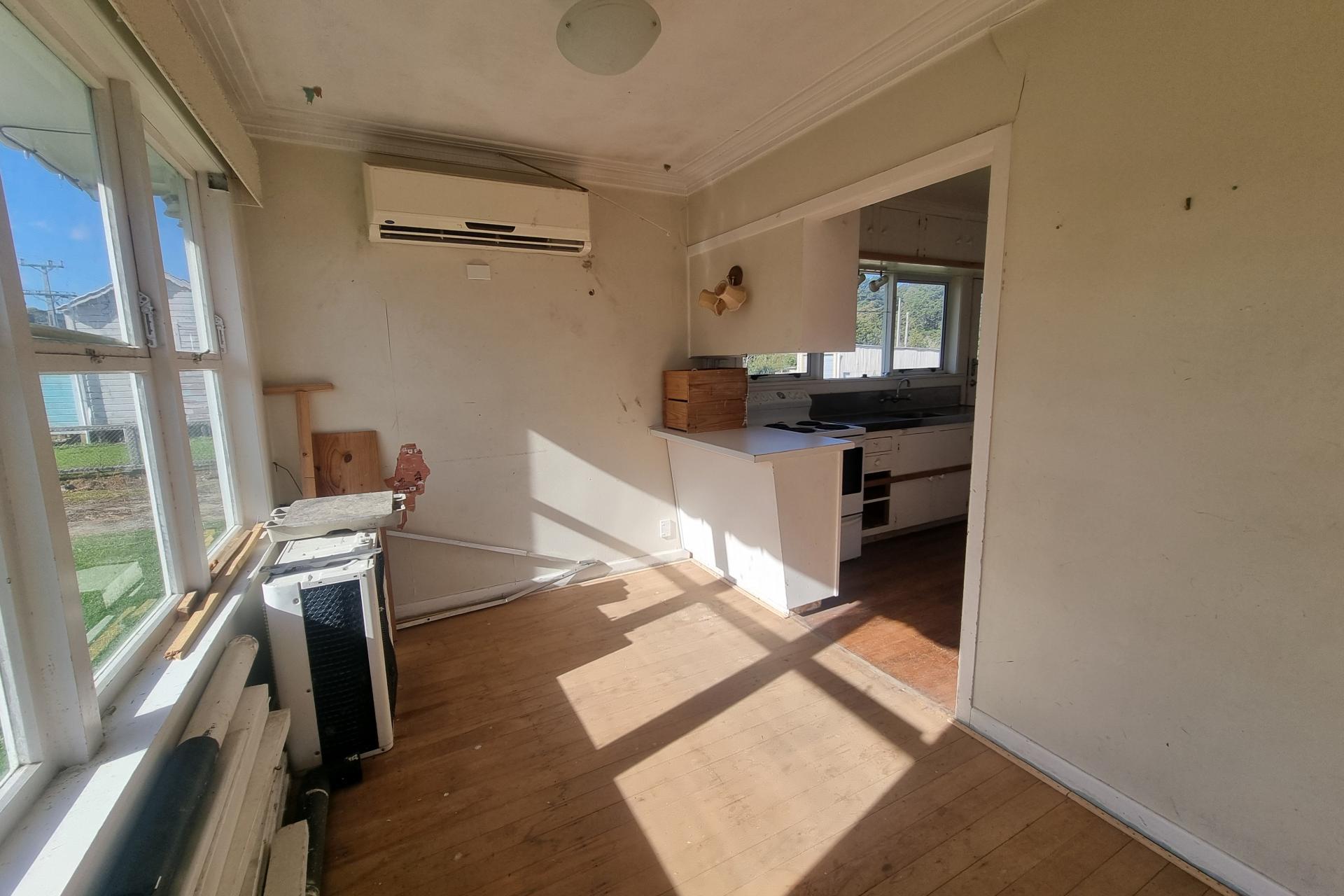 10767A Route 52, Pongaroa