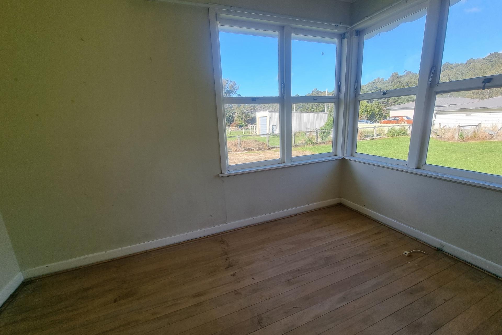 10767A Route 52, Pongaroa