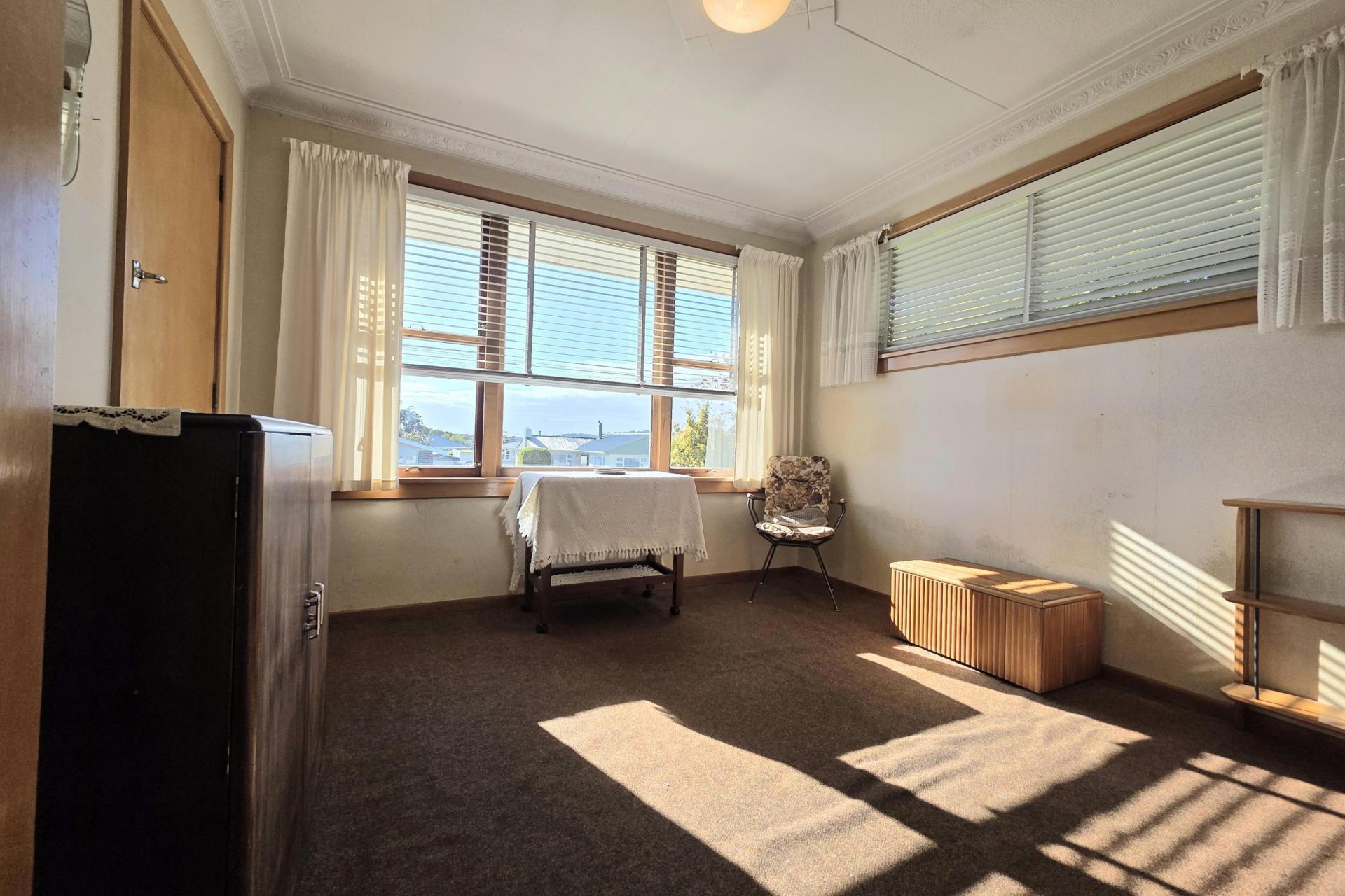 42 Glendale Crescent, Holmes Hill