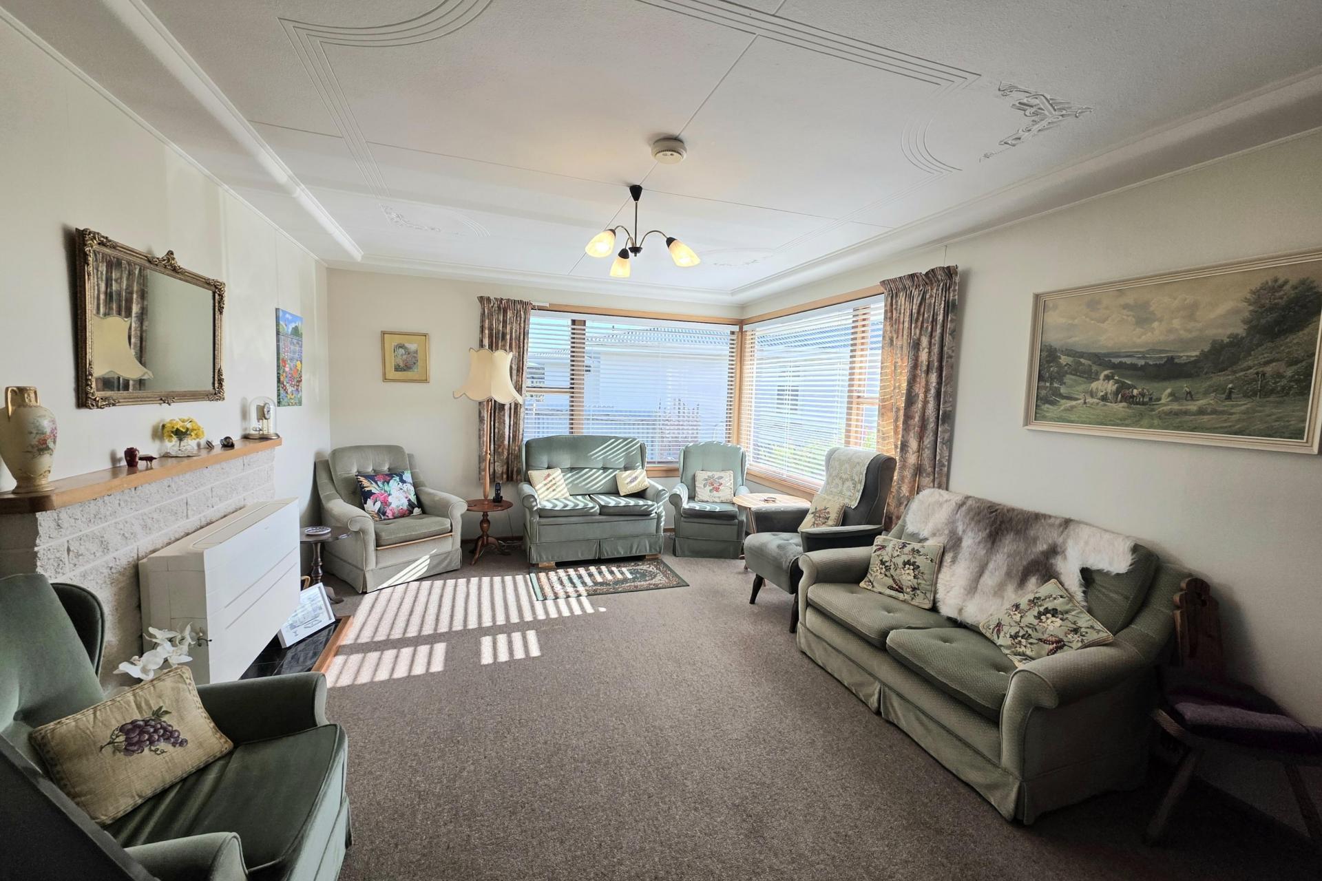 42 Glendale Crescent, Holmes Hill