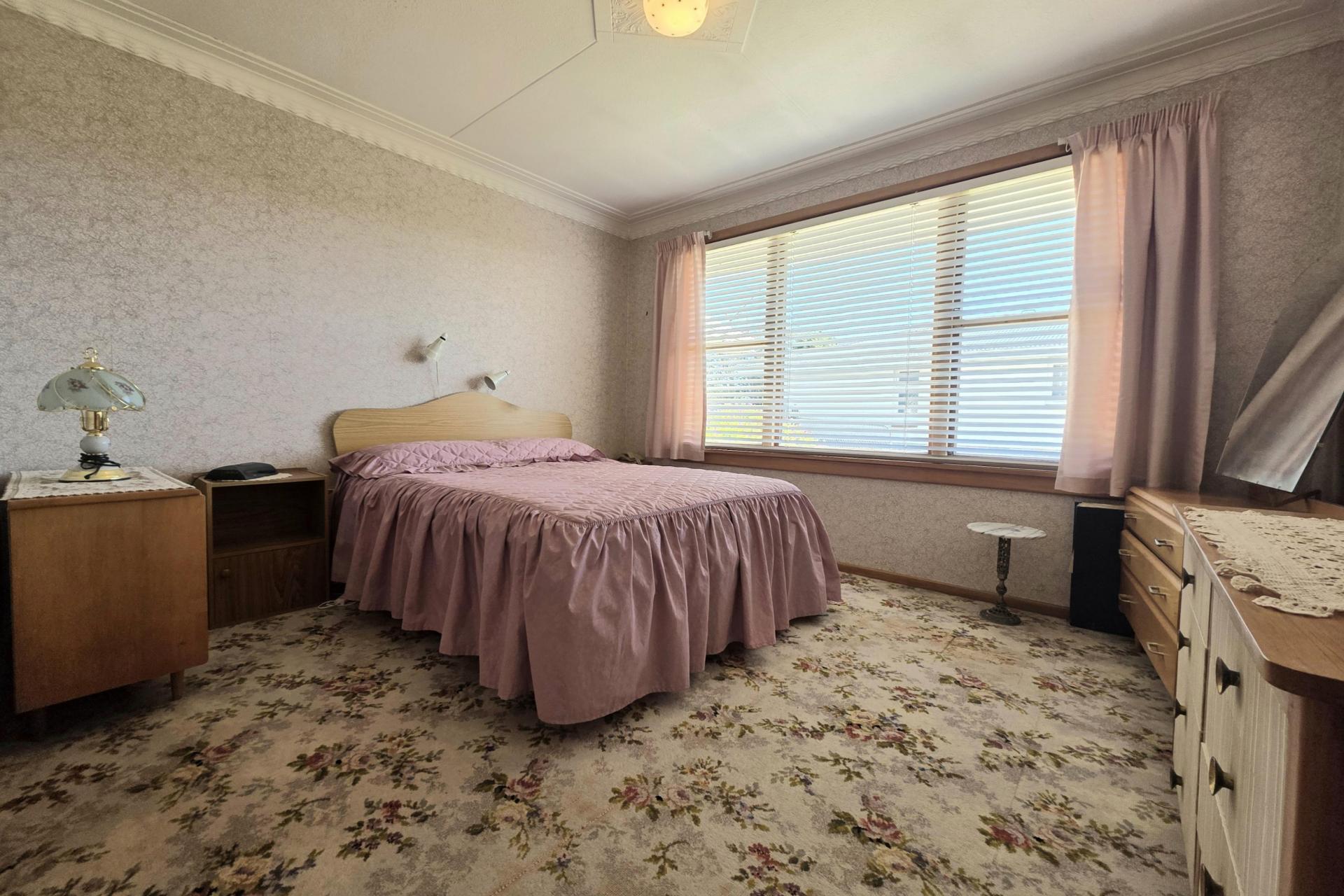 42 Glendale Crescent, Holmes Hill