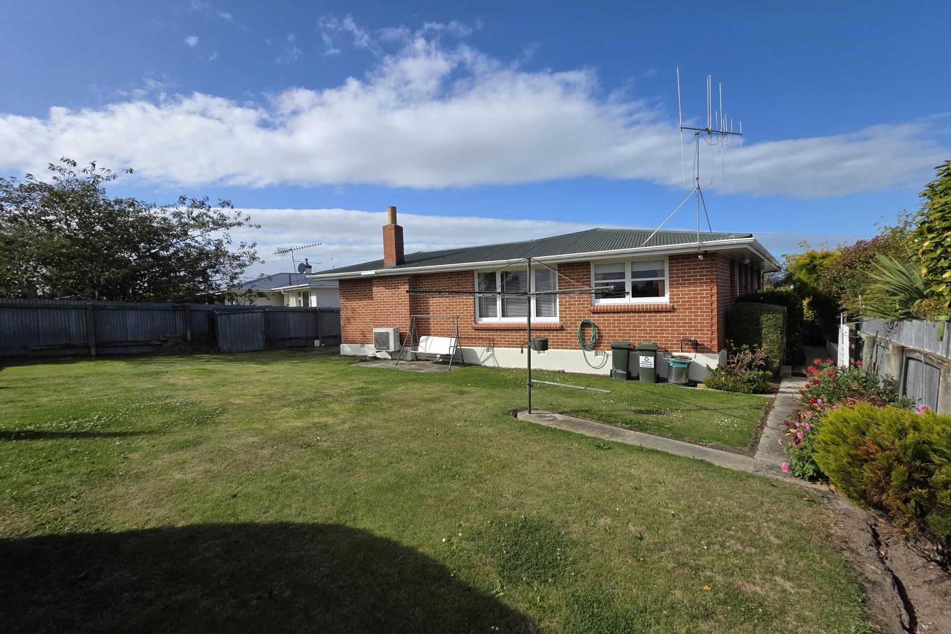 42 Glendale Crescent, Holmes Hill