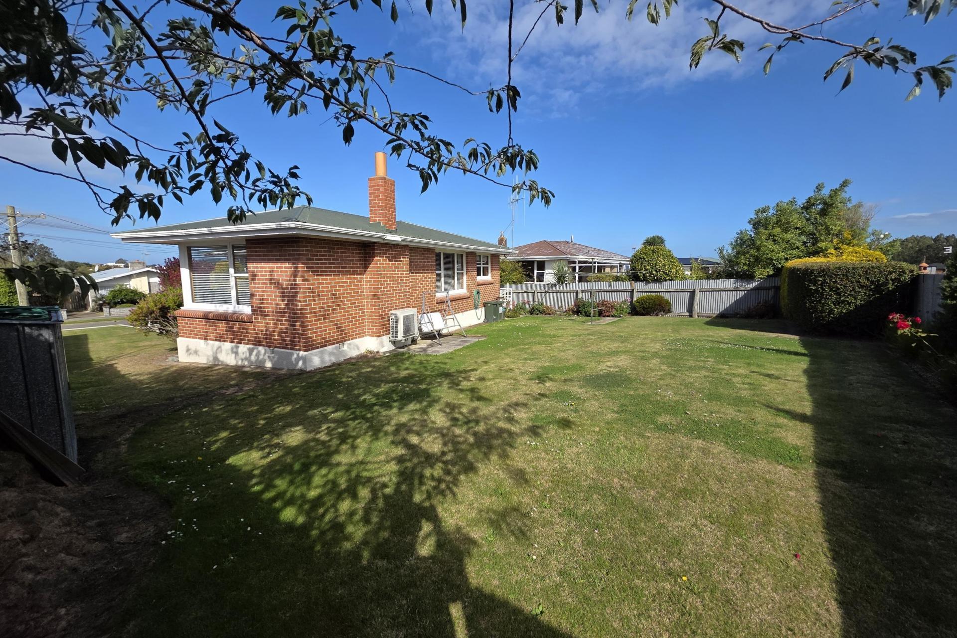 42 Glendale Crescent, Holmes Hill