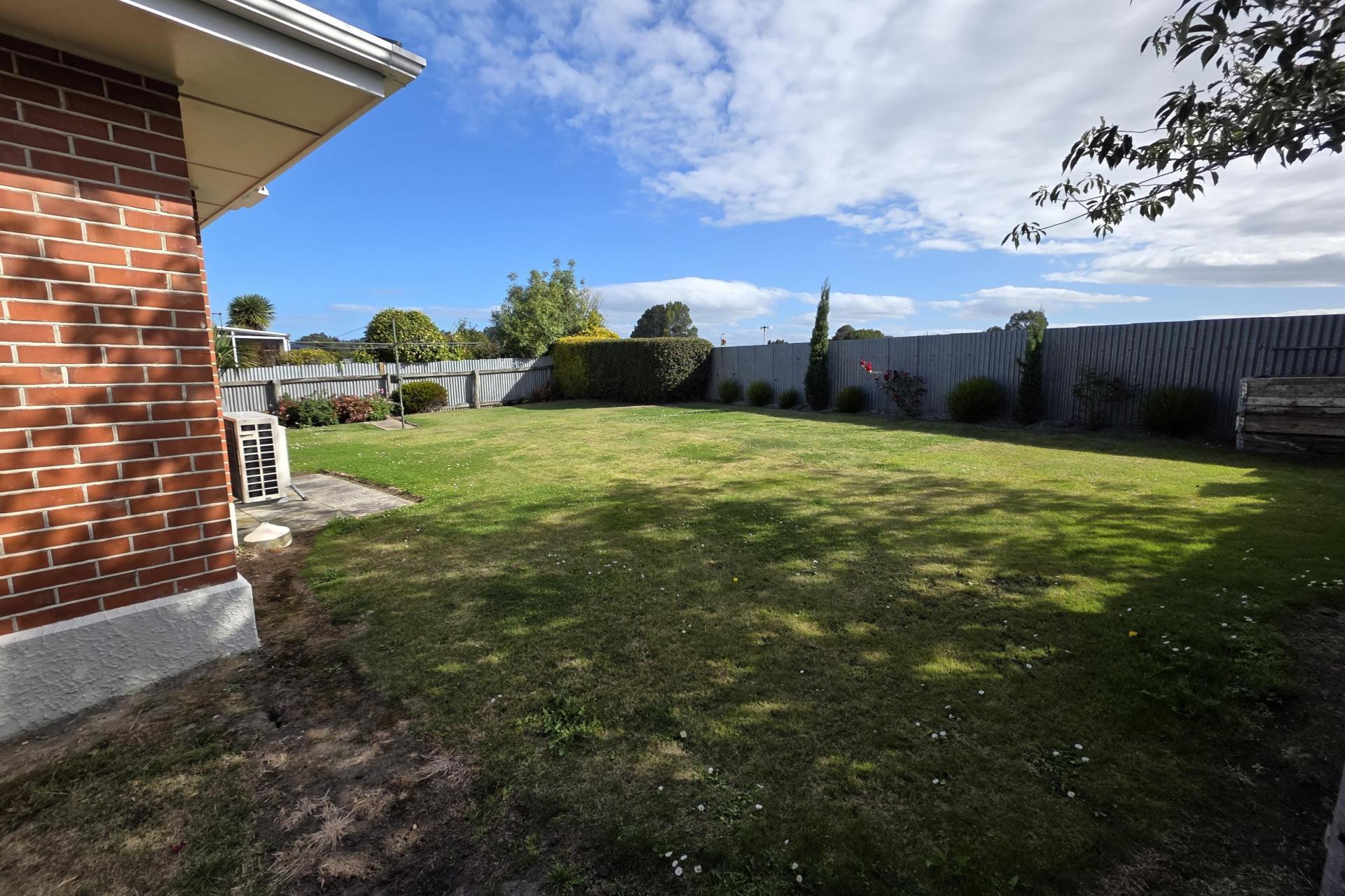 42 Glendale Crescent, Holmes Hill
