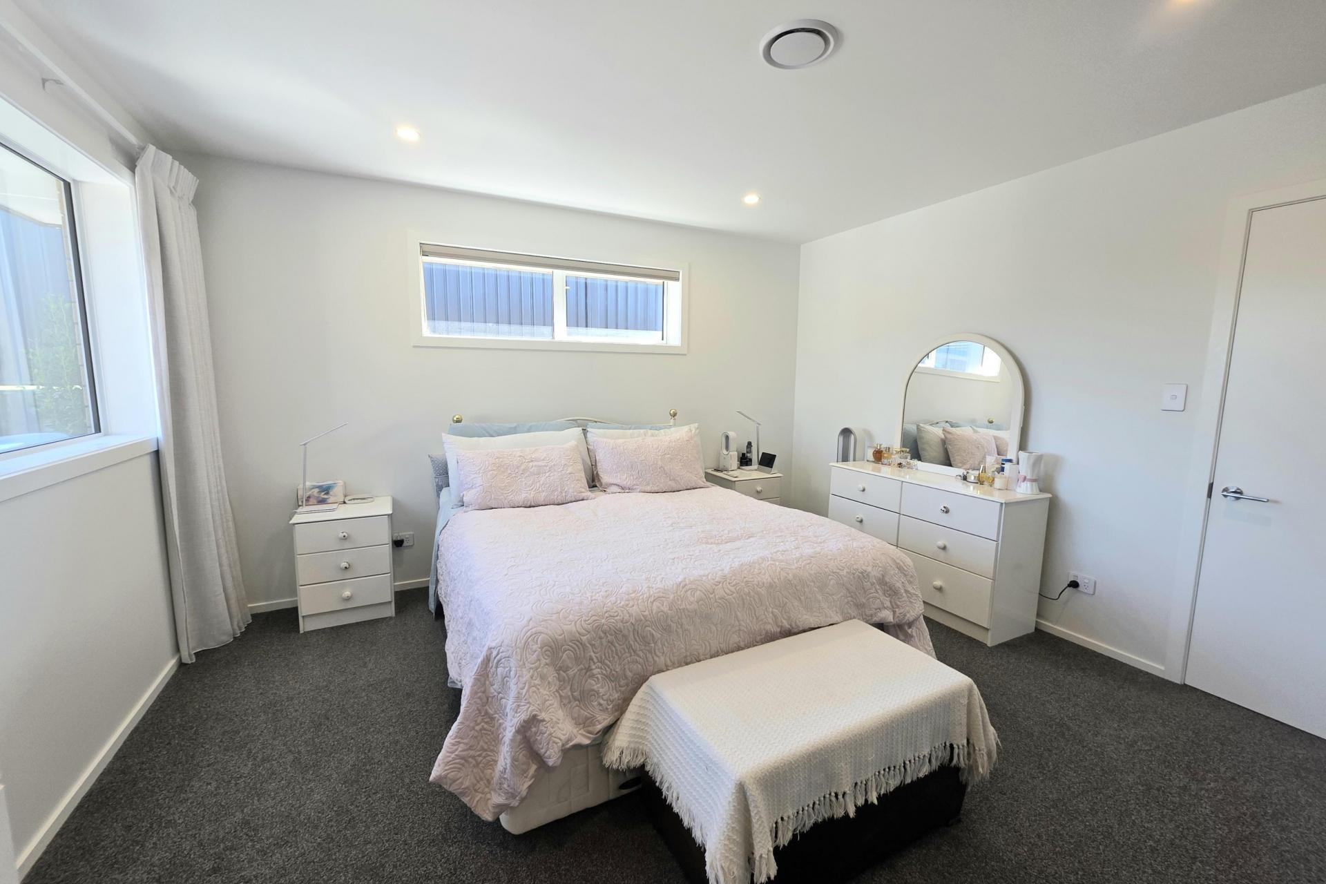 15 Royal Oak Crescent, Holmes Hill