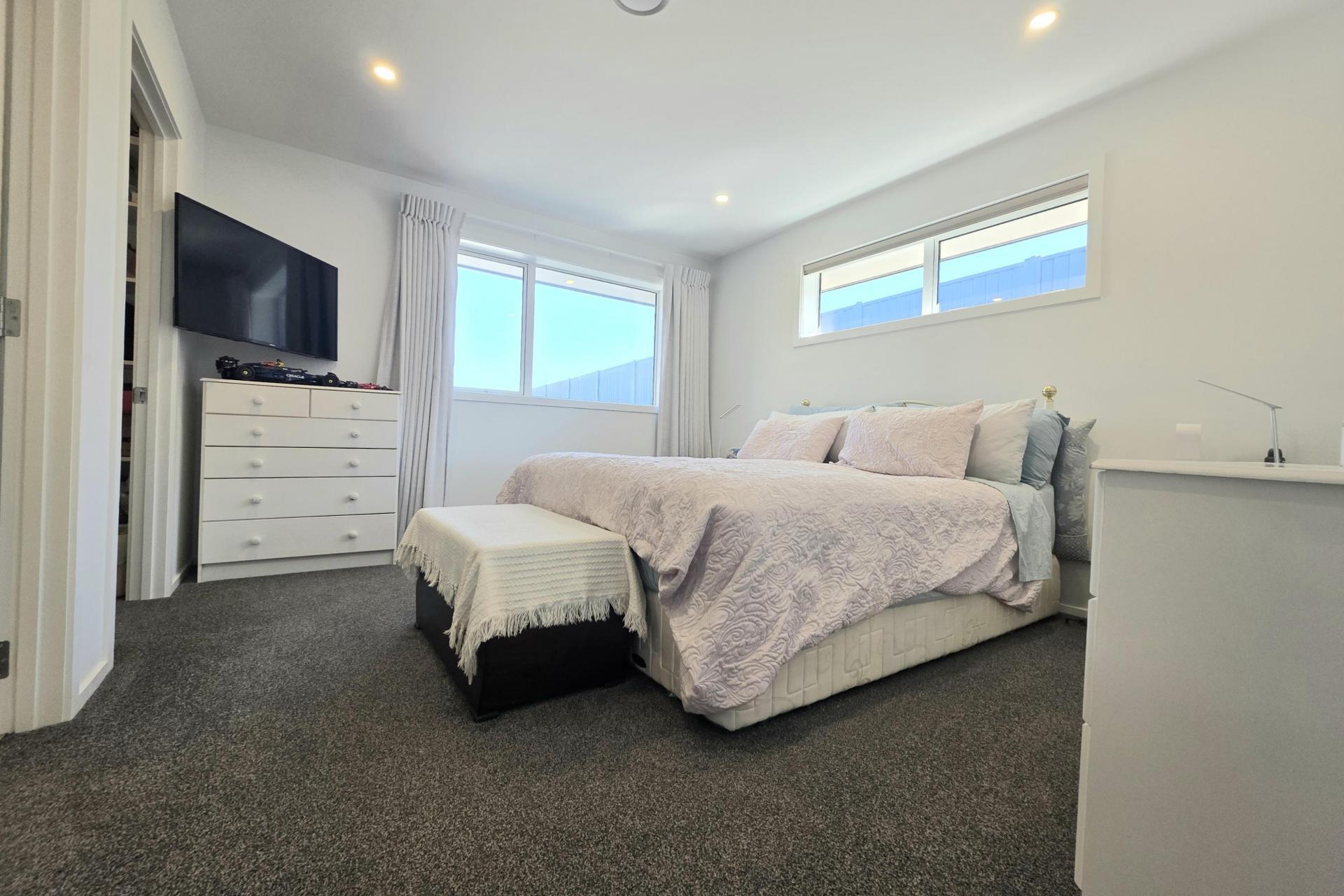 15 Royal Oak Crescent, Holmes Hill