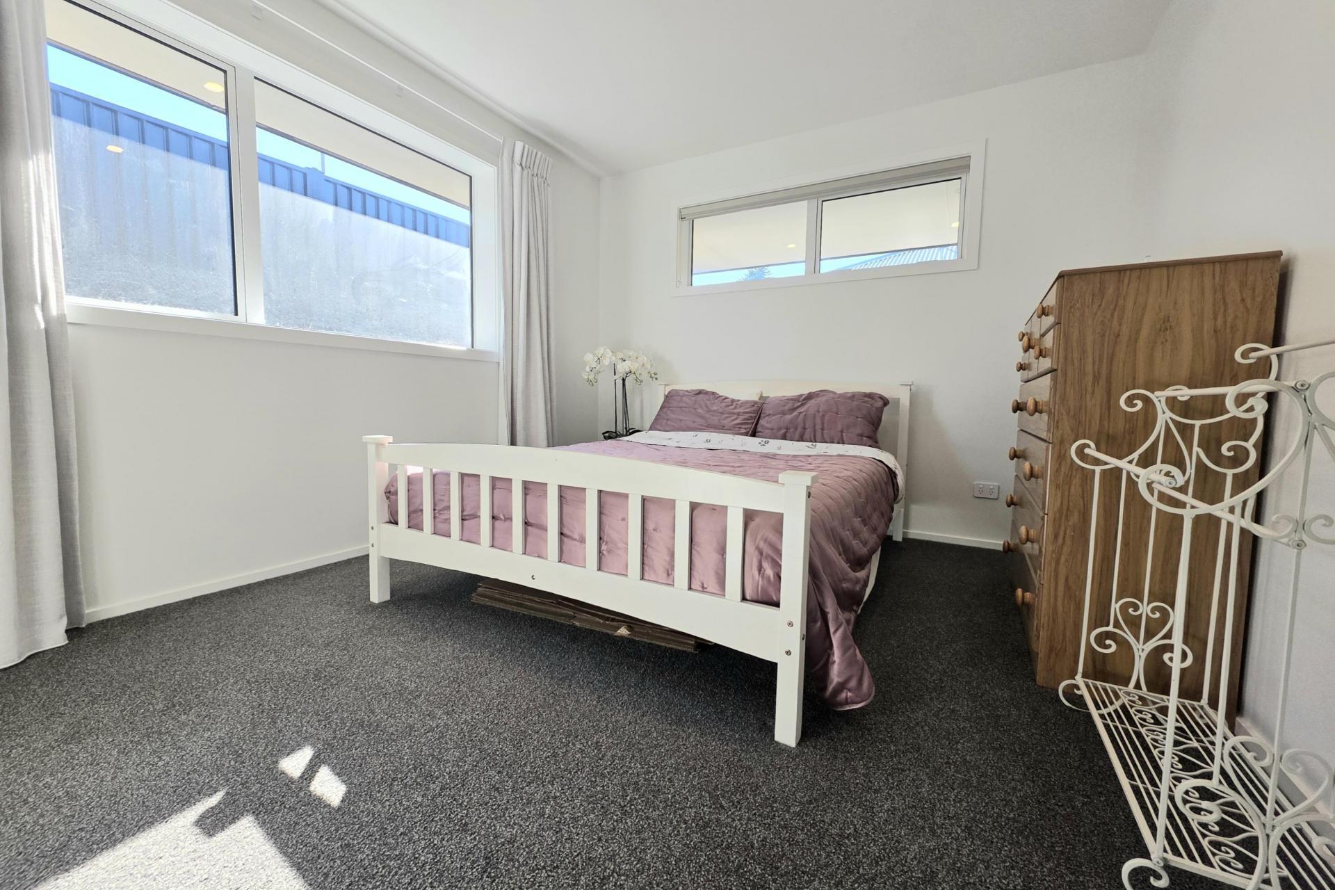 15 Royal Oak Crescent, Holmes Hill