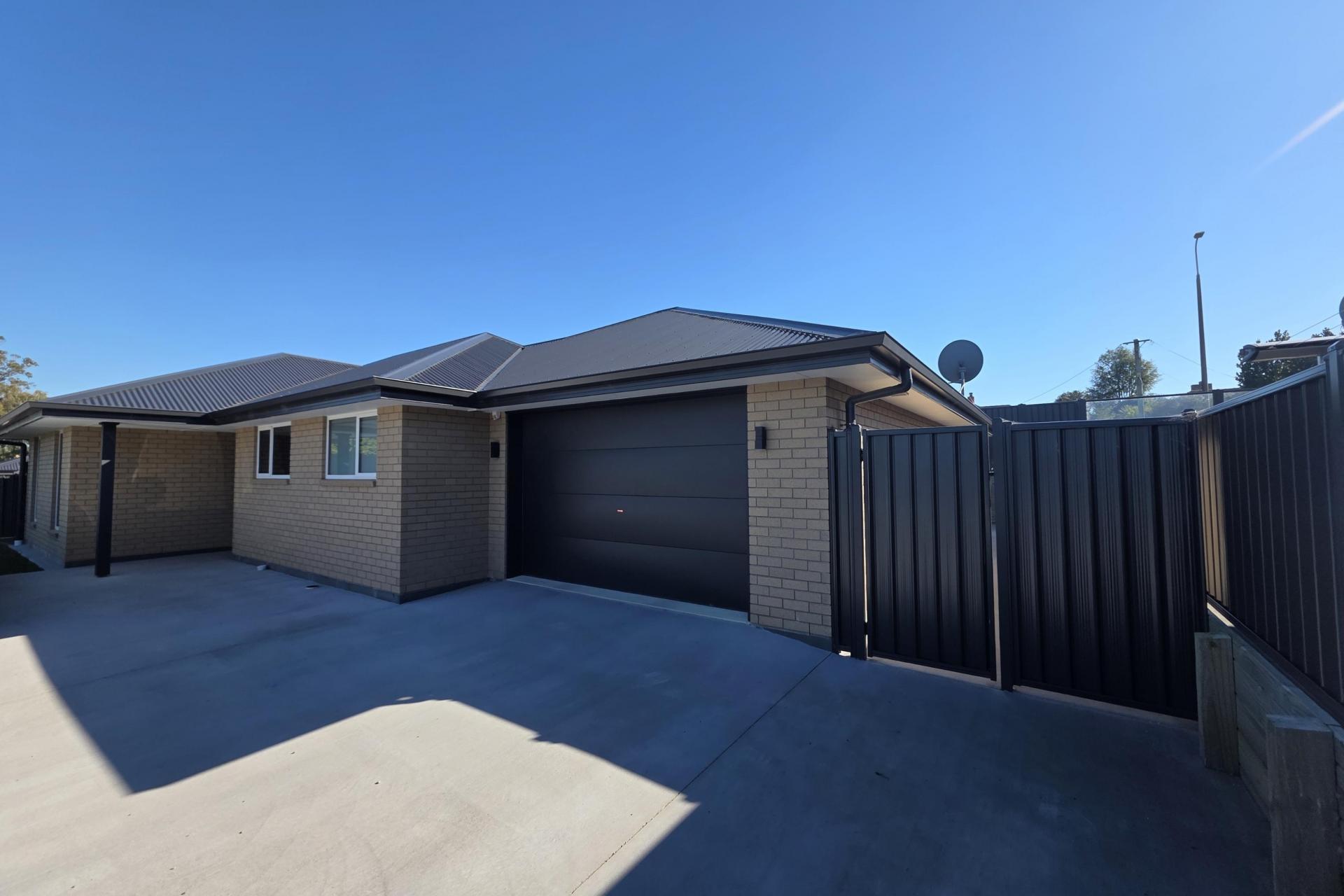 15 Royal Oak Crescent, Holmes Hill