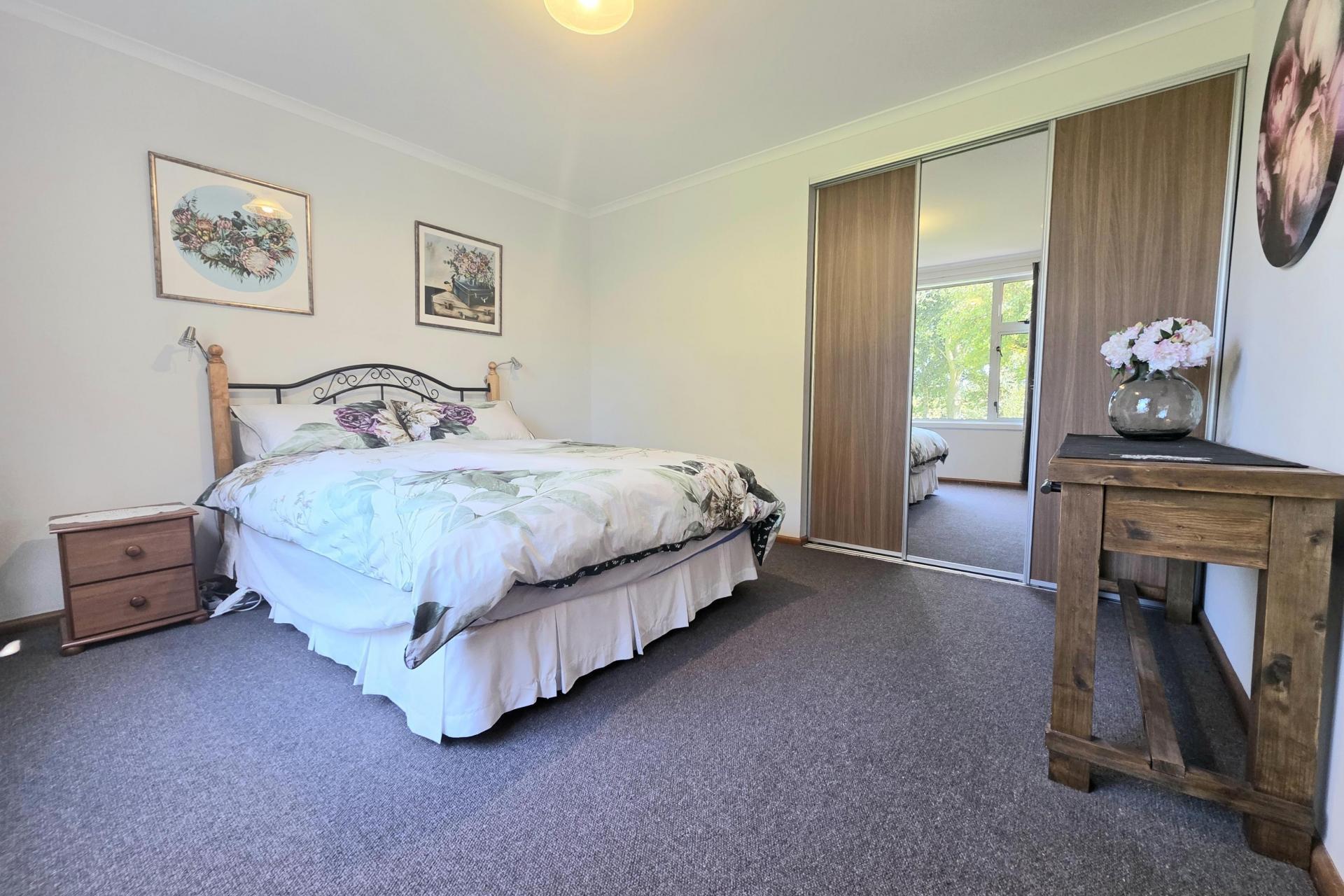 33 Devils Bridge Road, Weston