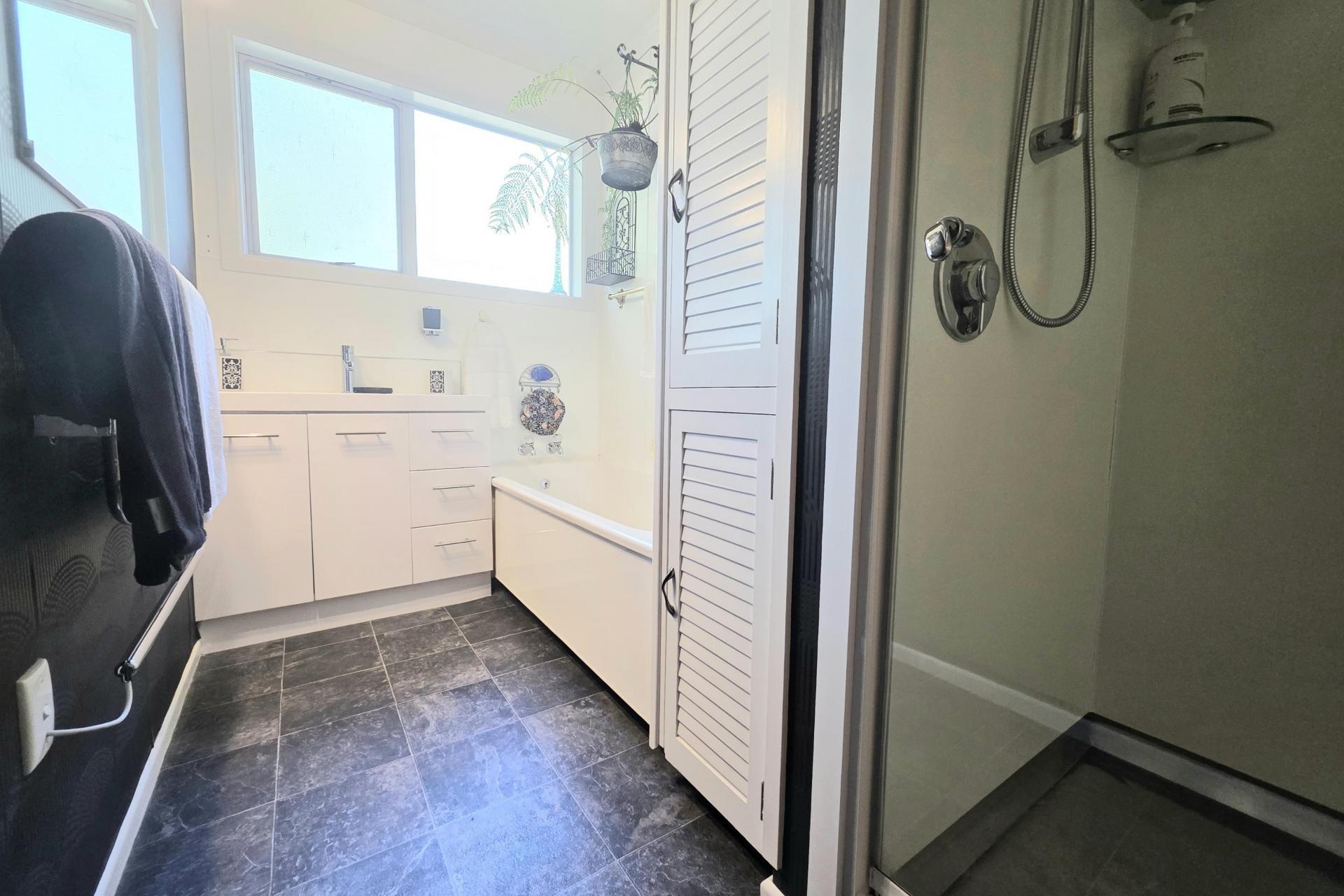 33 Devils Bridge Road, Weston