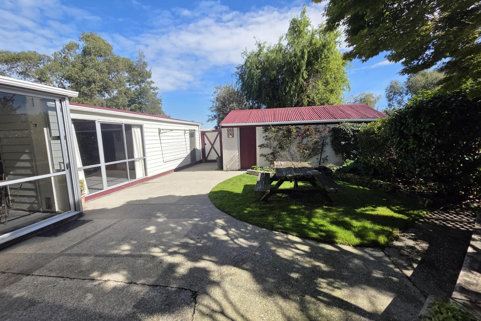 33 Devils Bridge Road, Weston